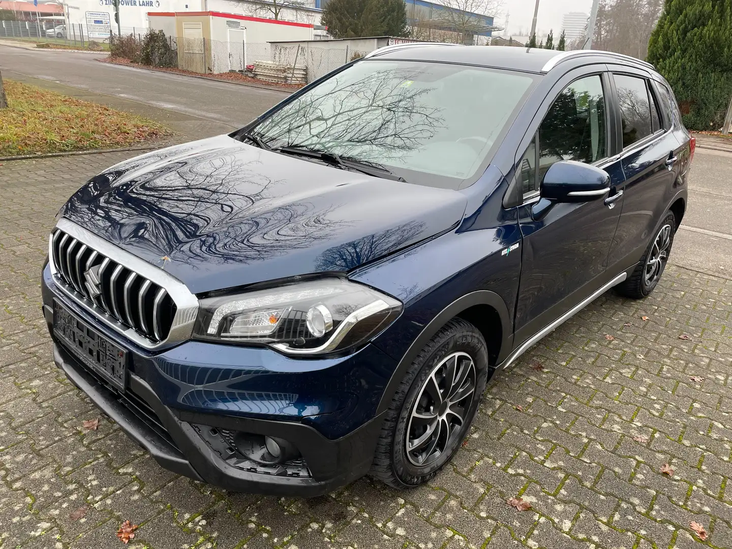 Suzuki SX4 S-Cross Blau - 1