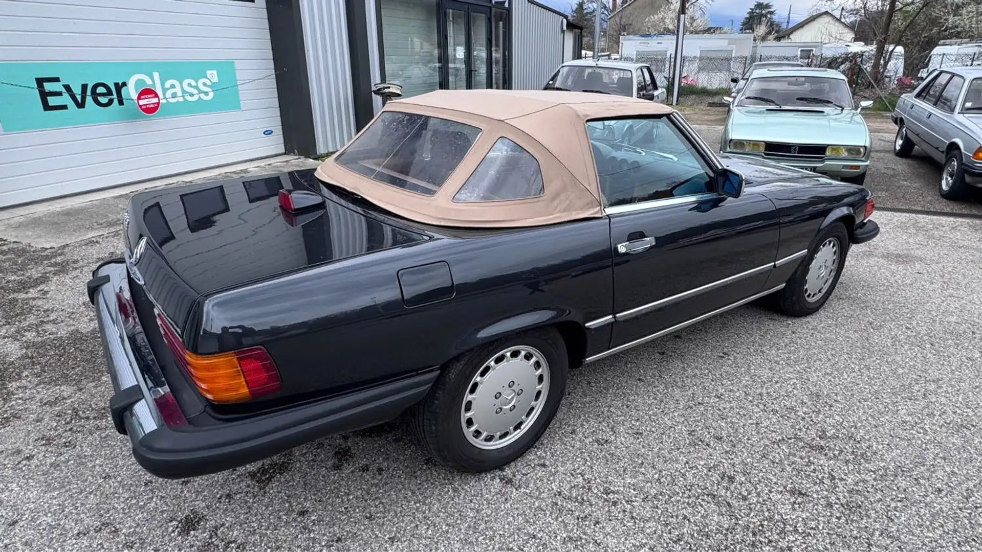 Mercedes-Benz SL 560 560 V8 240 cv magnifique cabriolet 4 places REPRIS Zwart - 2