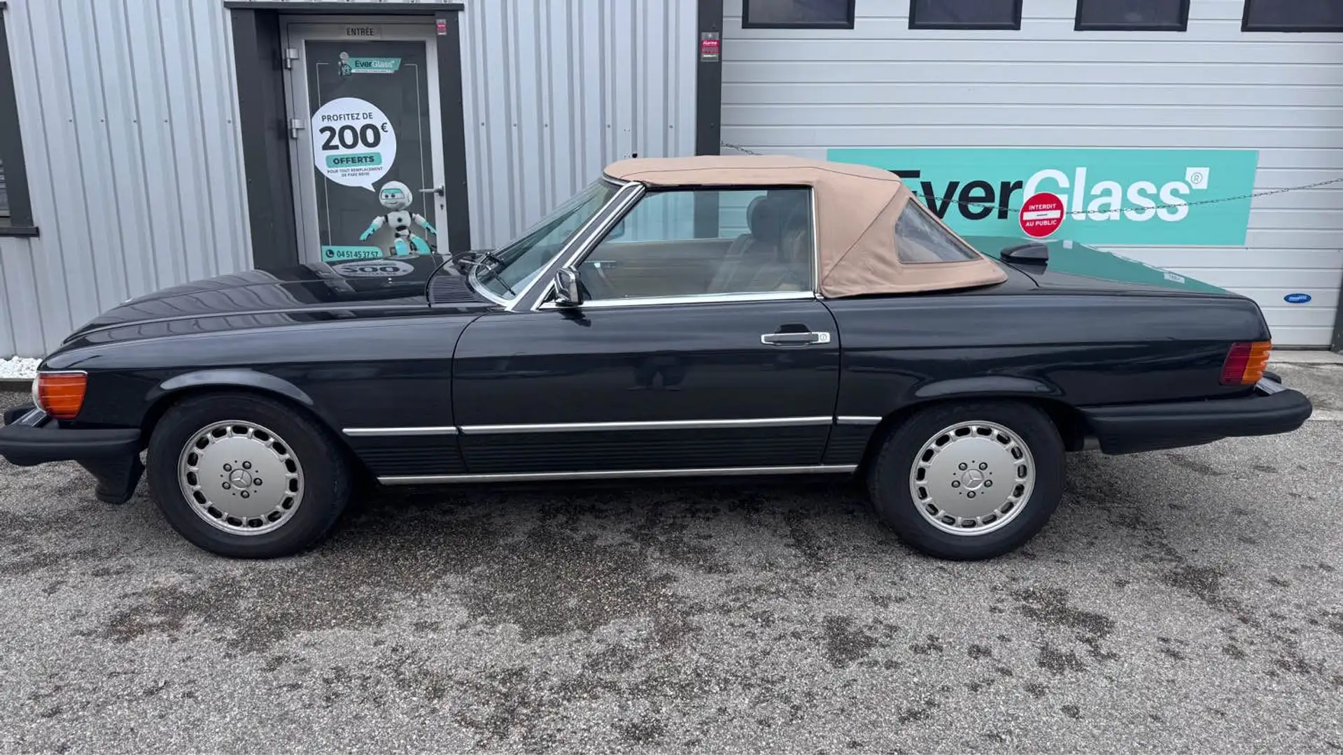 Mercedes-Benz SL 560 560 V8 240 cv magnifique cabriolet 4 places REPRIS Schwarz - 1