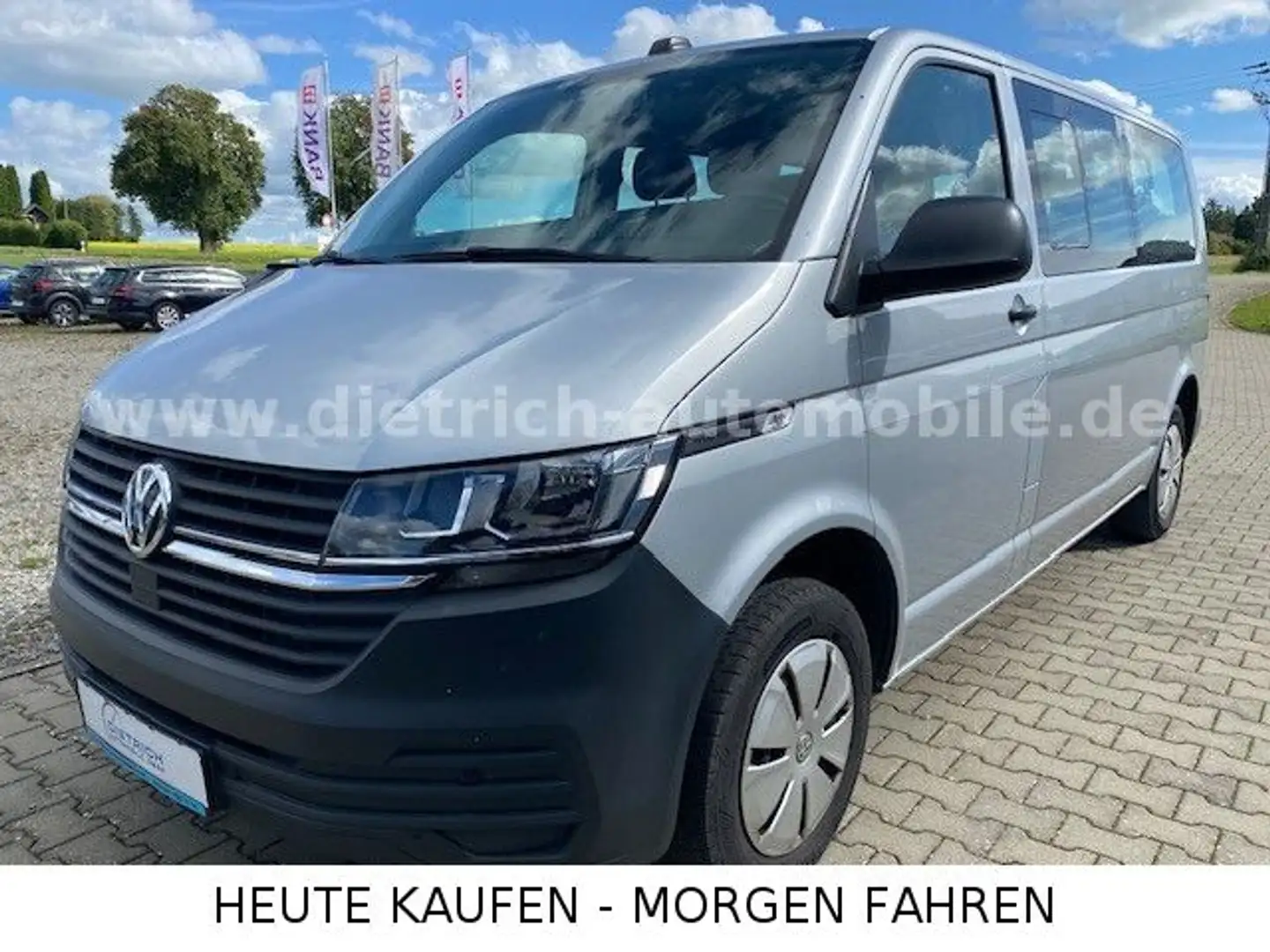 Volkswagen T6 Kombi T6.1 Kombi DSG langer Radstand PDC NAVi 9 Sitzer Silber - 1