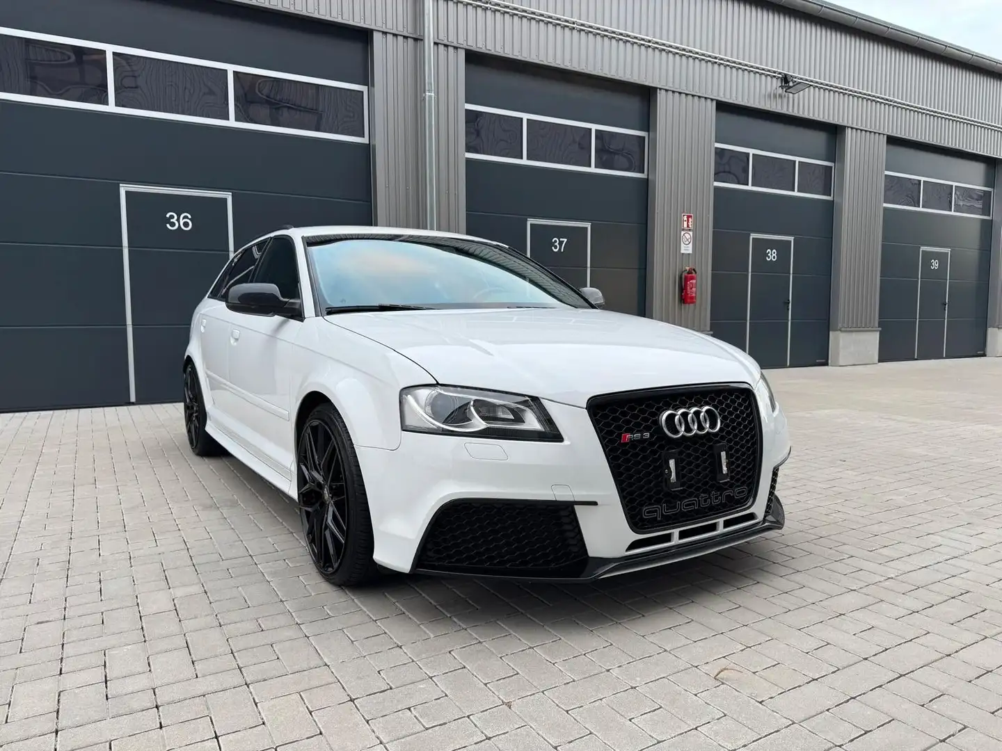 Audi RS3 Sportback 2.5 TFSI quattro BOSE Bi-Xenon Weiß - 1