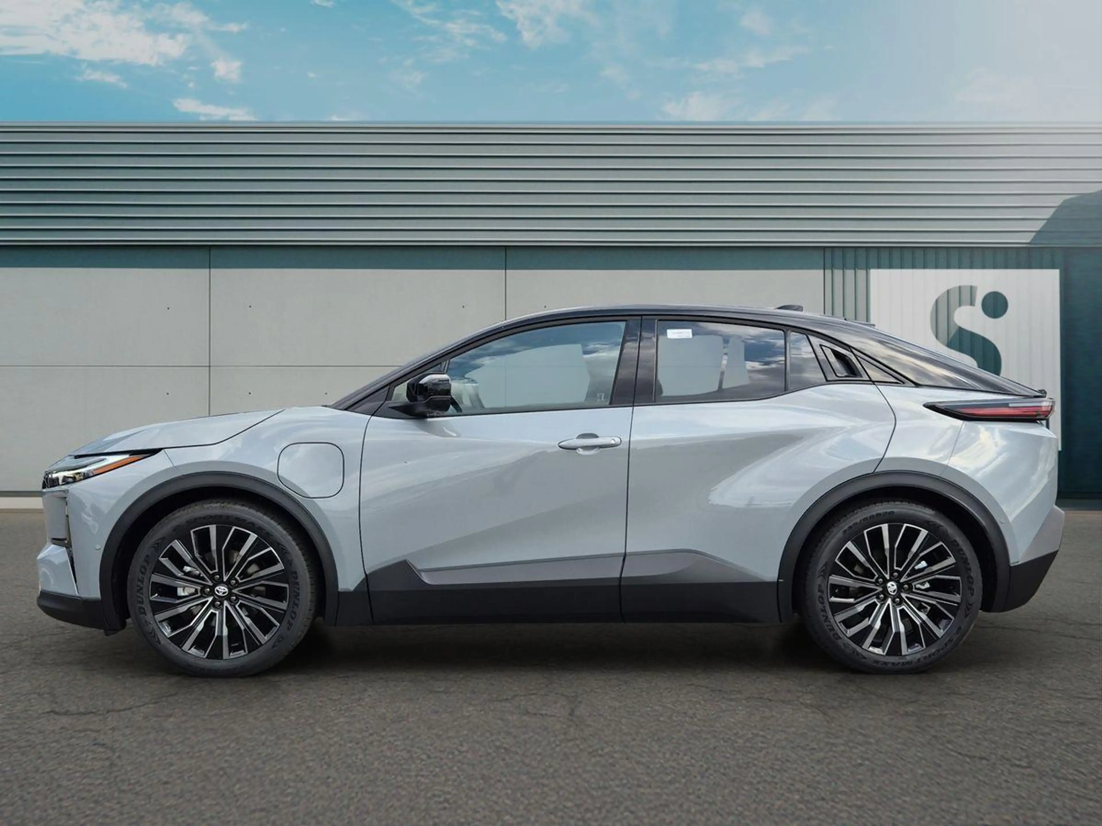 Toyota C-HR + Lounge AWD PanoDach+JBL+Matrix+360° — photo 7