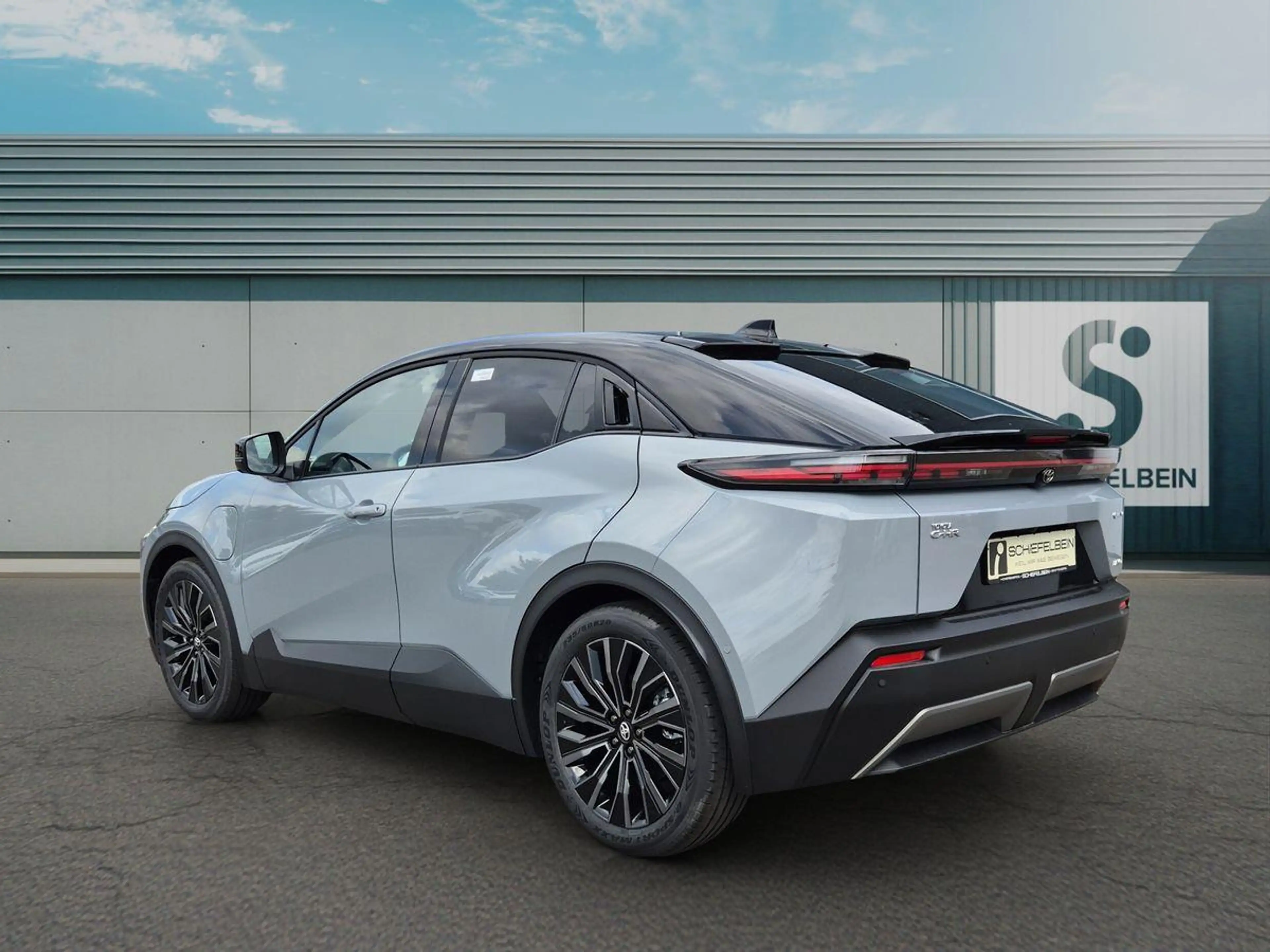 Toyota C-HR + Lounge AWD PanoDach+JBL+Matrix+360° — photo 5