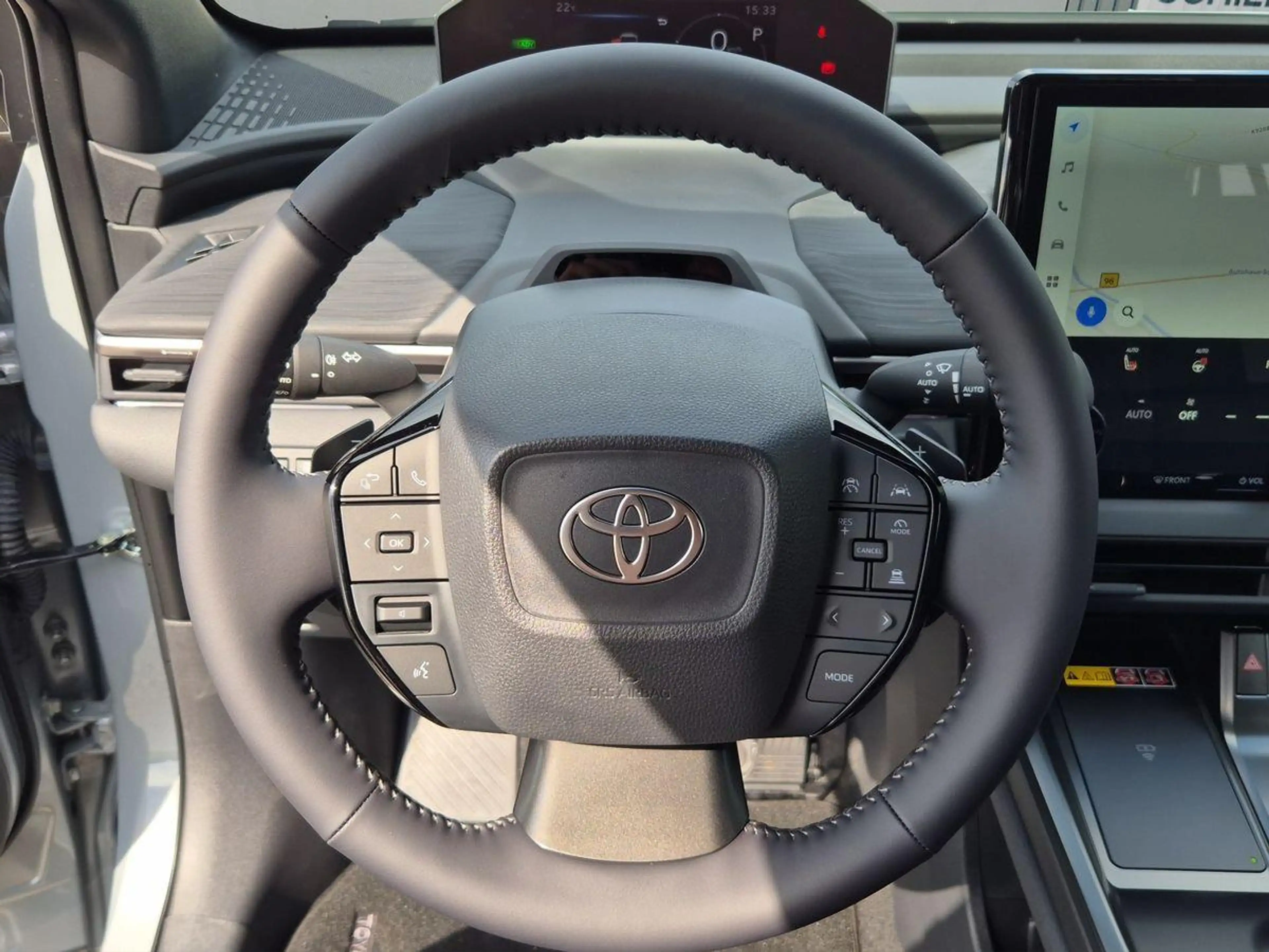 Toyota C-HR + Lounge AWD PanoDach+JBL+Matrix+360° — photo 11