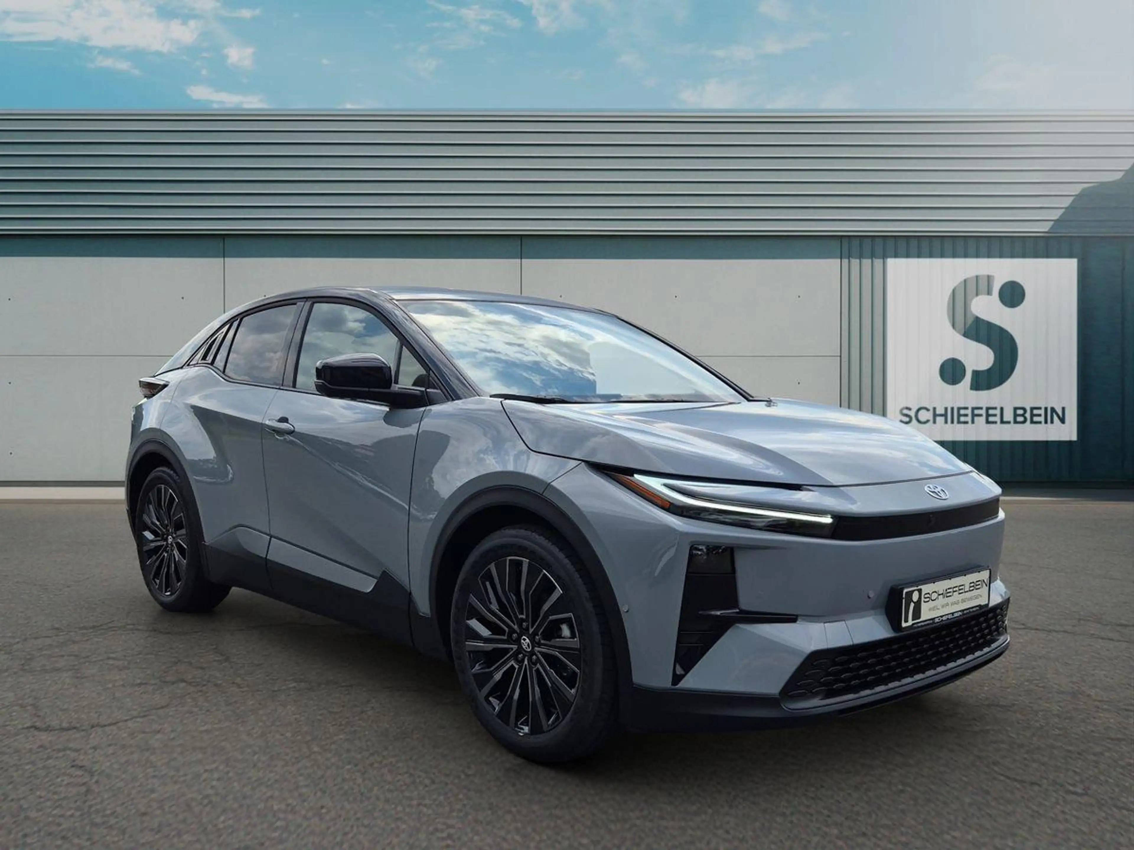 Toyota C-HR + Lounge AWD PanoDach+JBL+Matrix+360°