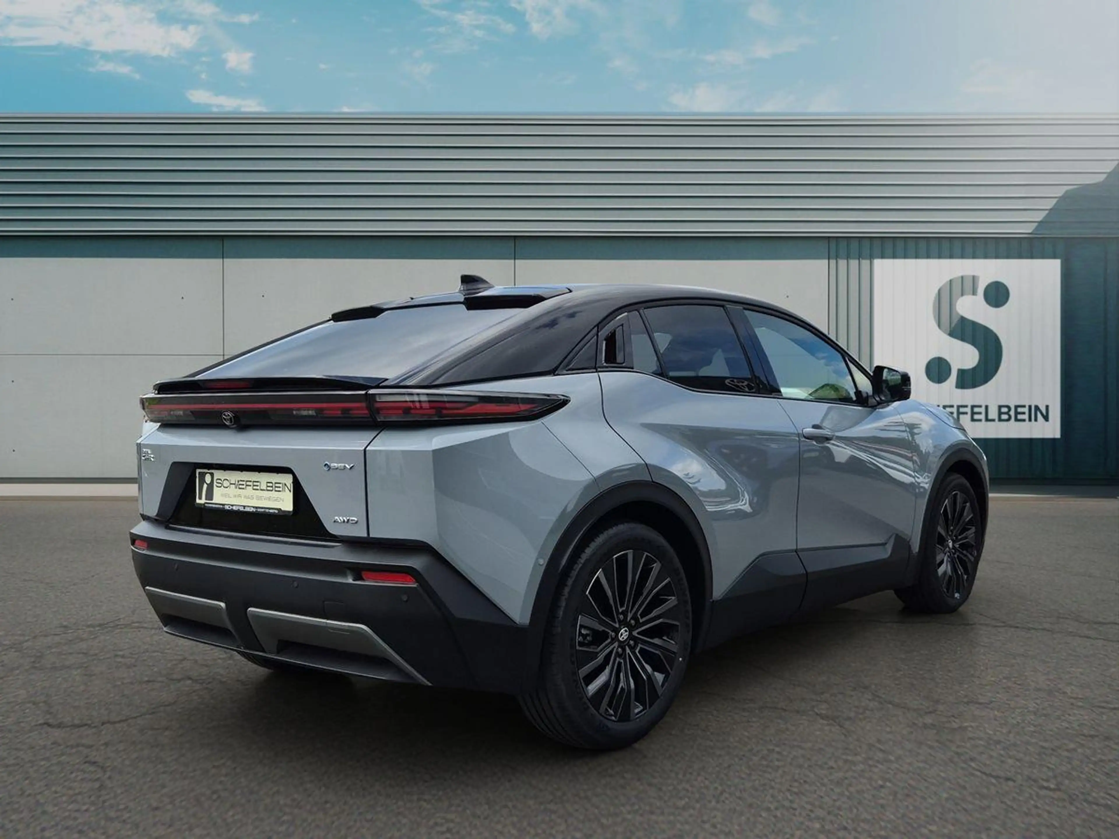 Toyota C-HR + Lounge AWD PanoDach+JBL+Matrix+360° — photo 4