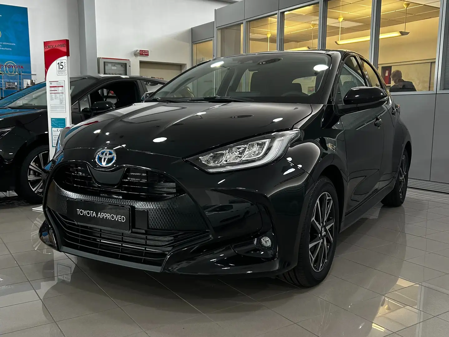 Toyota Yaris Yaris 1.5h Trend Nero - 1