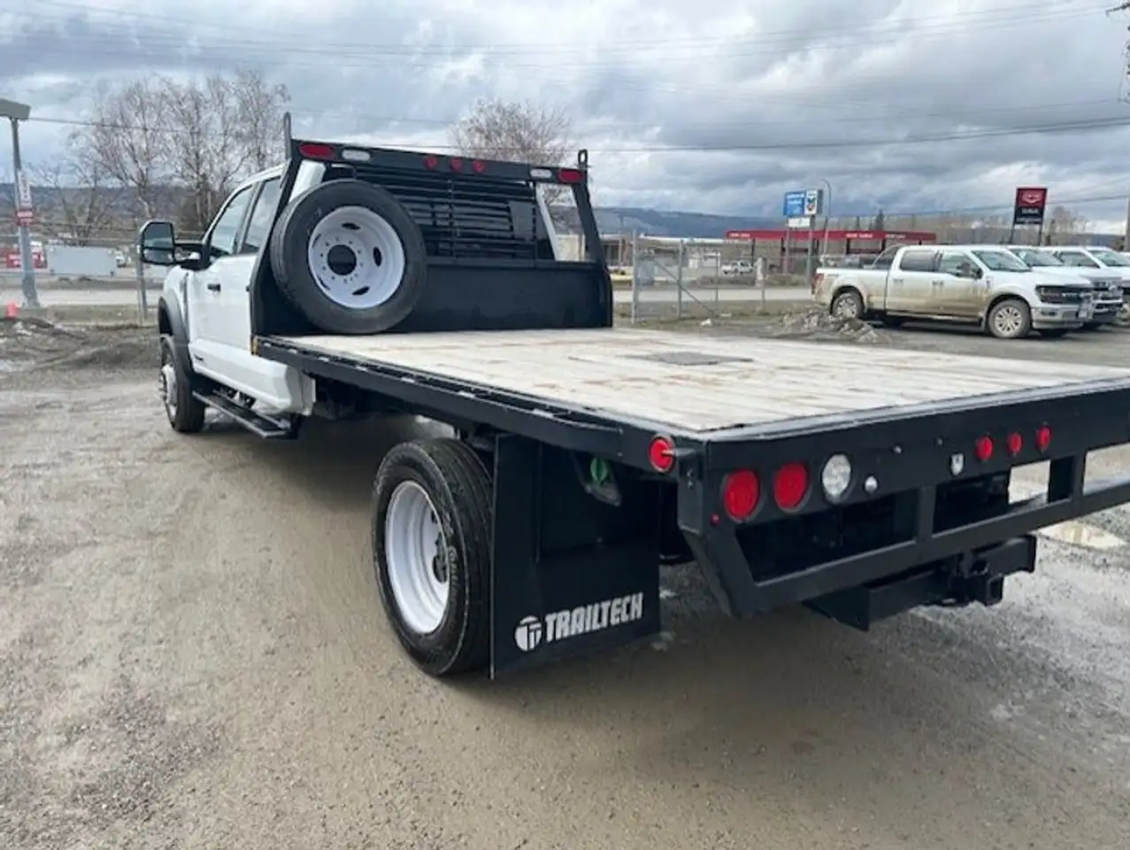 Ford F-550 Super Duty снимка Ford F-550 Super Duty