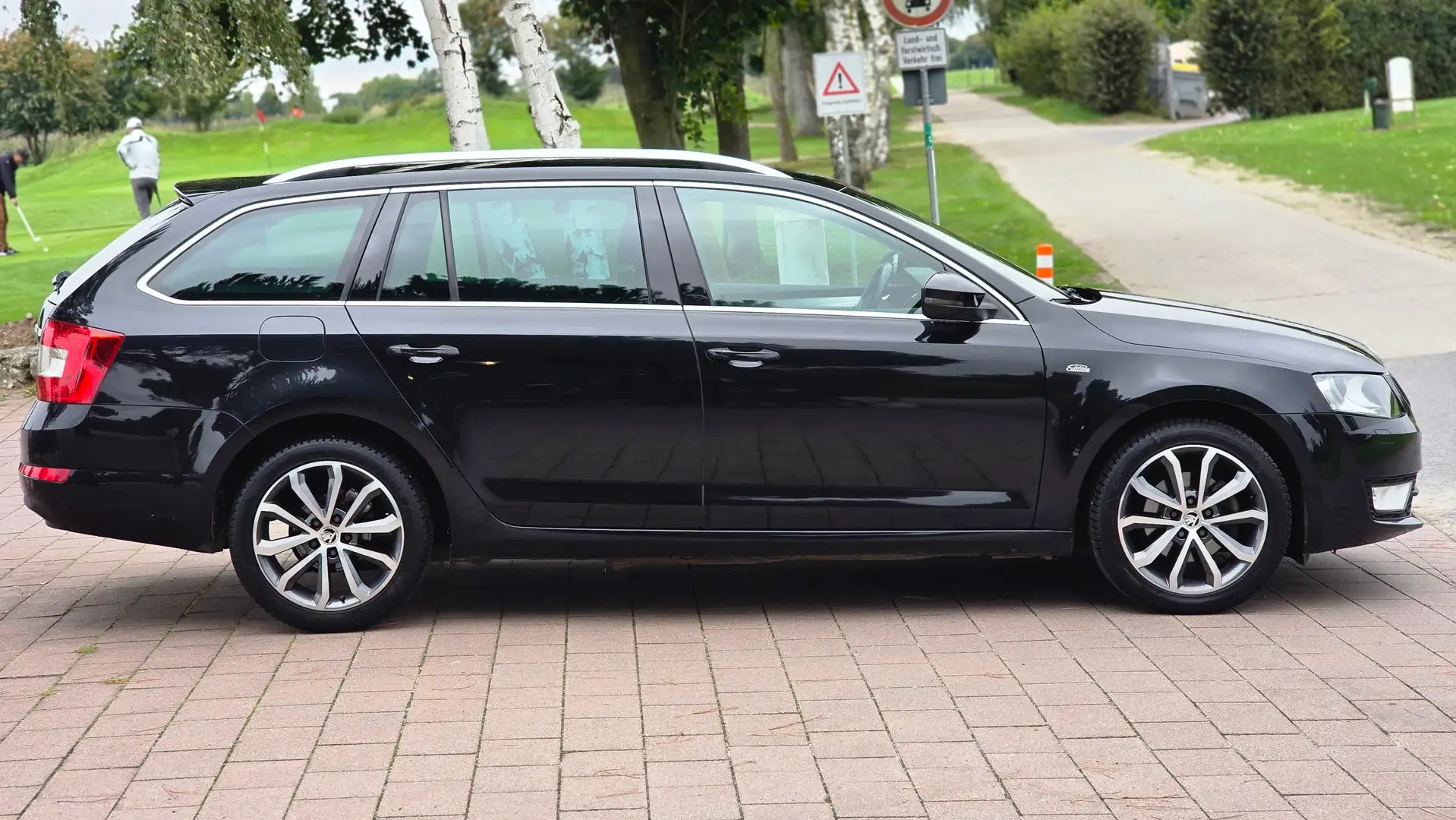 Skoda Octavia Edition Combi 1.4l TSI 150PS XEN SHZ 1HAND GRA PDC Negro - 2