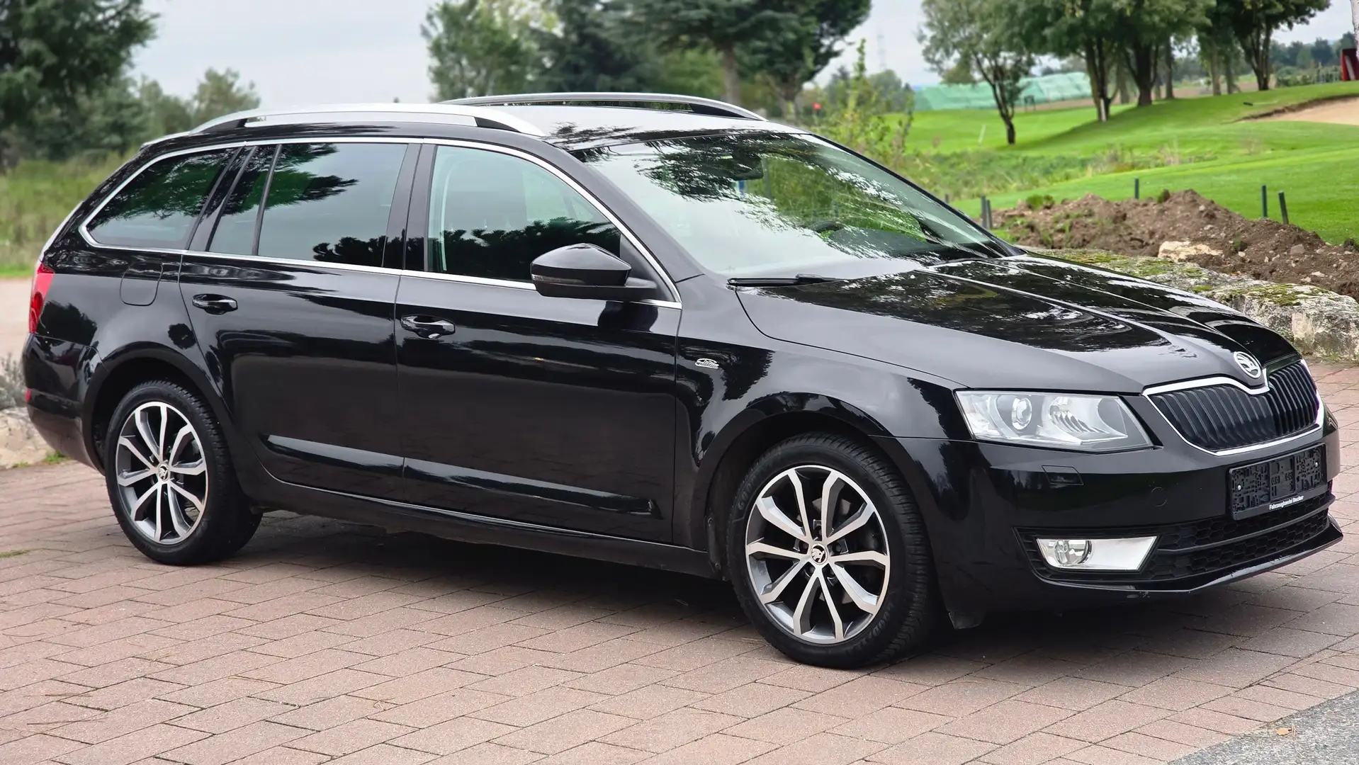 Skoda Octavia Edition Combi 1.4l TSI 150PS XEN SHZ 1HAND GRA PDC Negro - 1