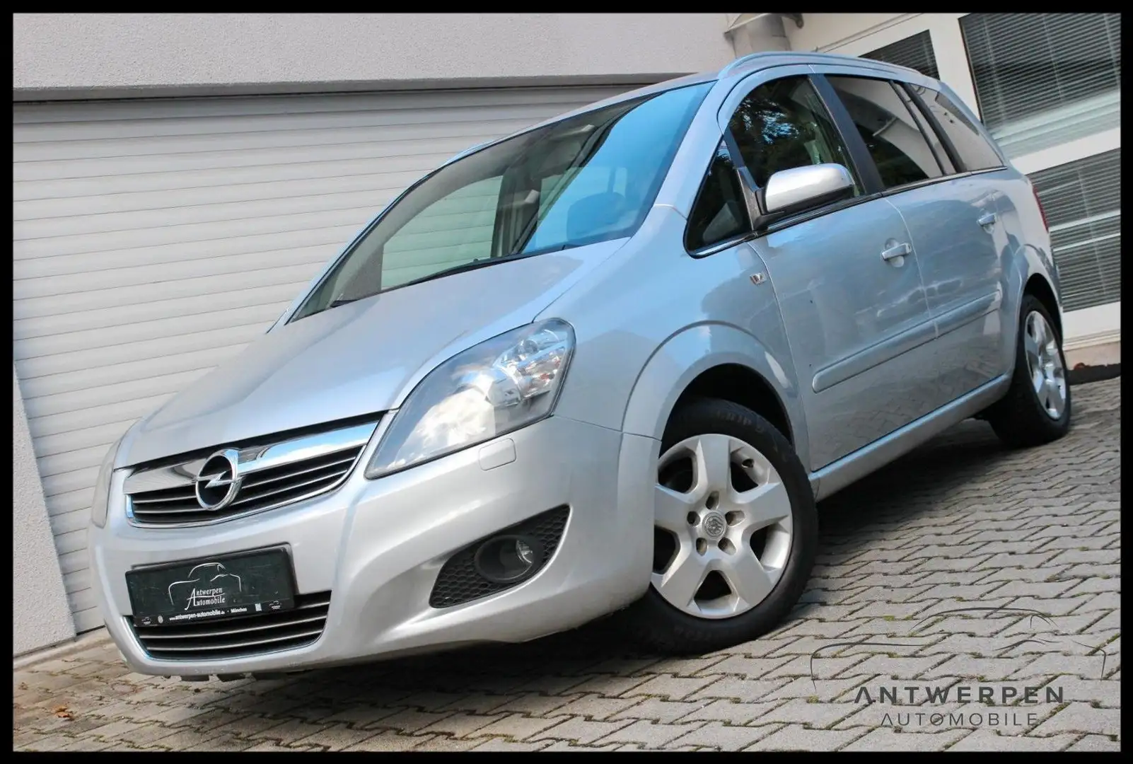 Opel Zafira *Innovation*Auto*Klima*7Sitzer*Xenon*Leder Silber - 1
