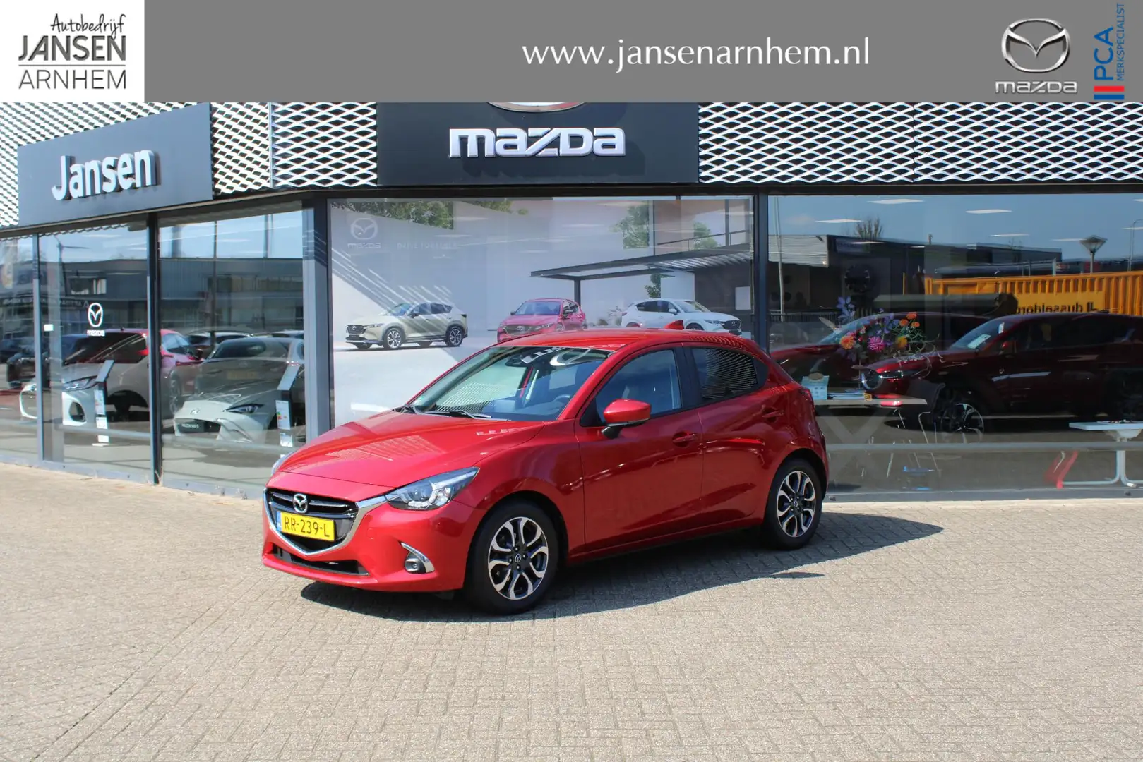 Mazda 2 1.5 Skyactiv-G GT-M , Navi, Apple Carplay, Clima, Rood - 1