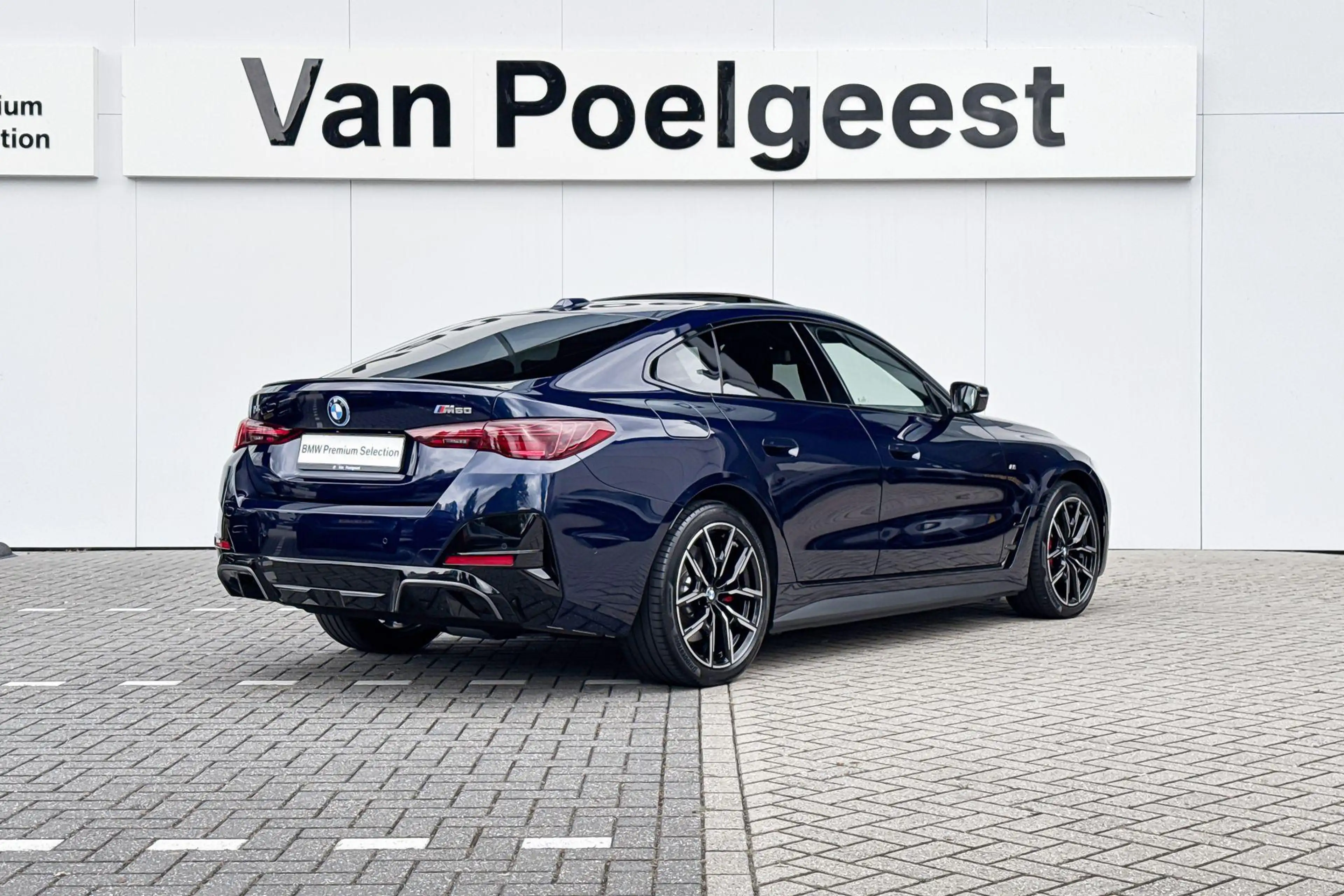 BMW i4 M60 |  Innovation Pack | Panoramadak | Active Crui — photo 4