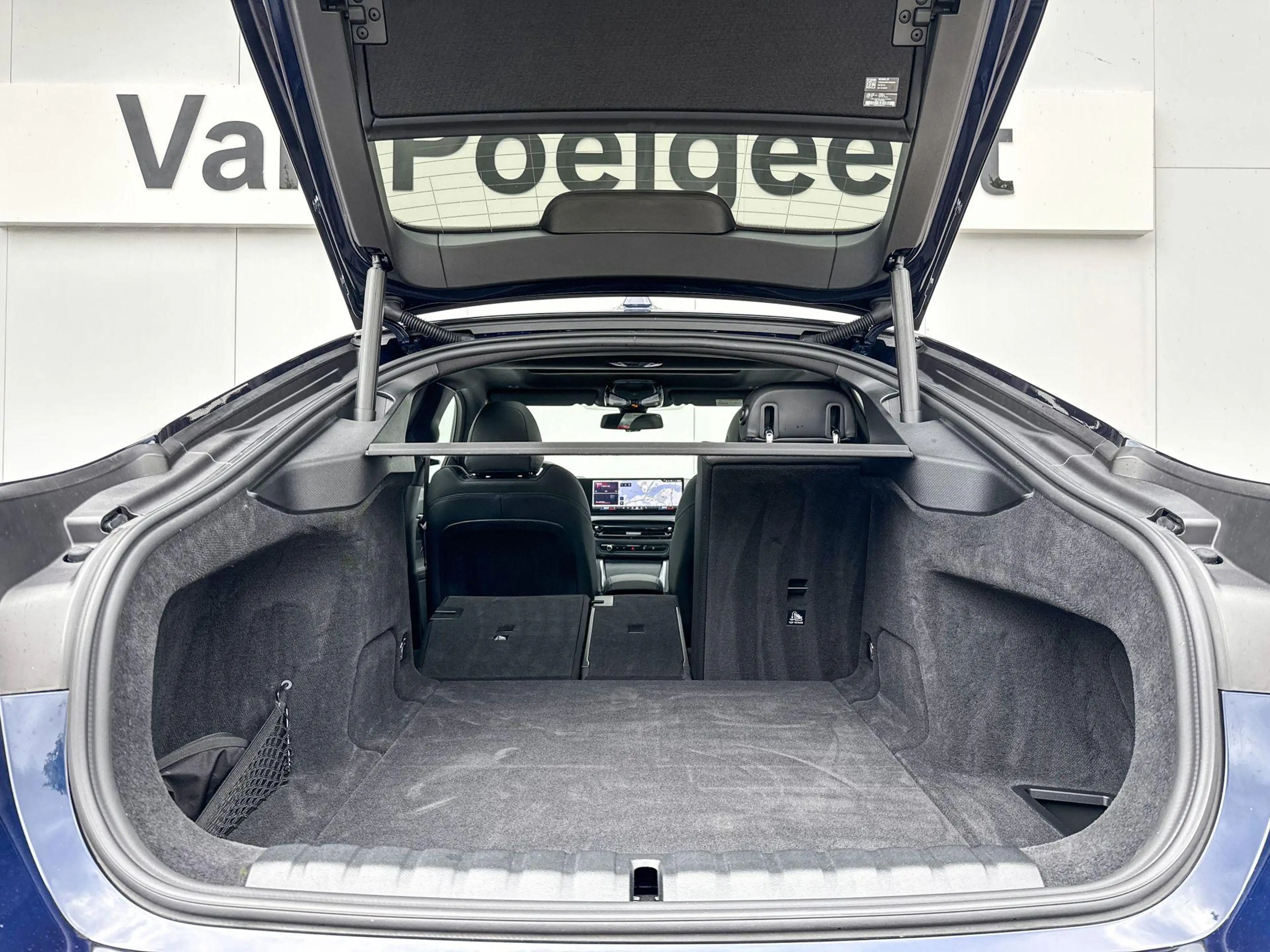 BMW i4 M60 |  Innovation Pack | Panoramadak | Active Crui — photo 11