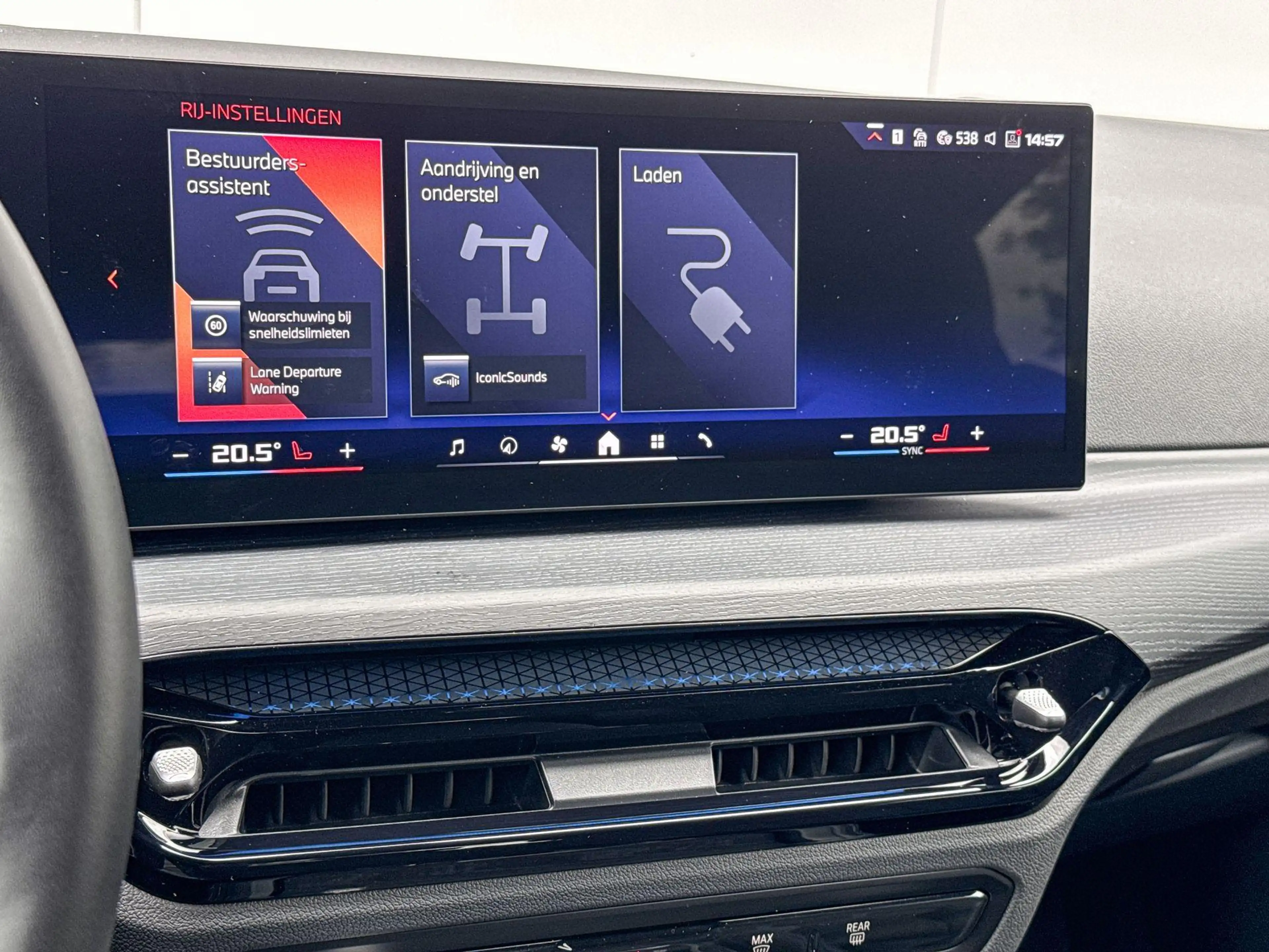 BMW i4 M60 |  Innovation Pack | Panoramadak | Active Crui — photo 28