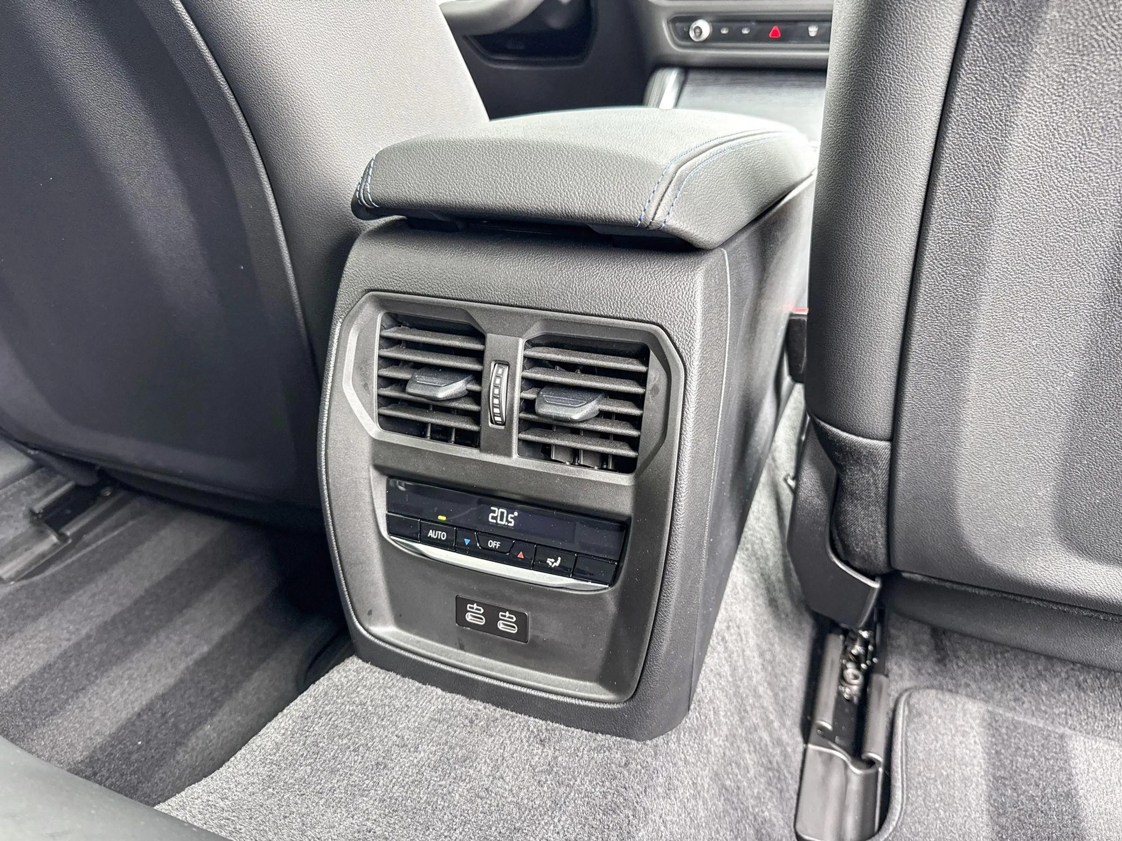 BMW i4 M60 |  Innovation Pack | Panoramadak | Active Crui — photo 10