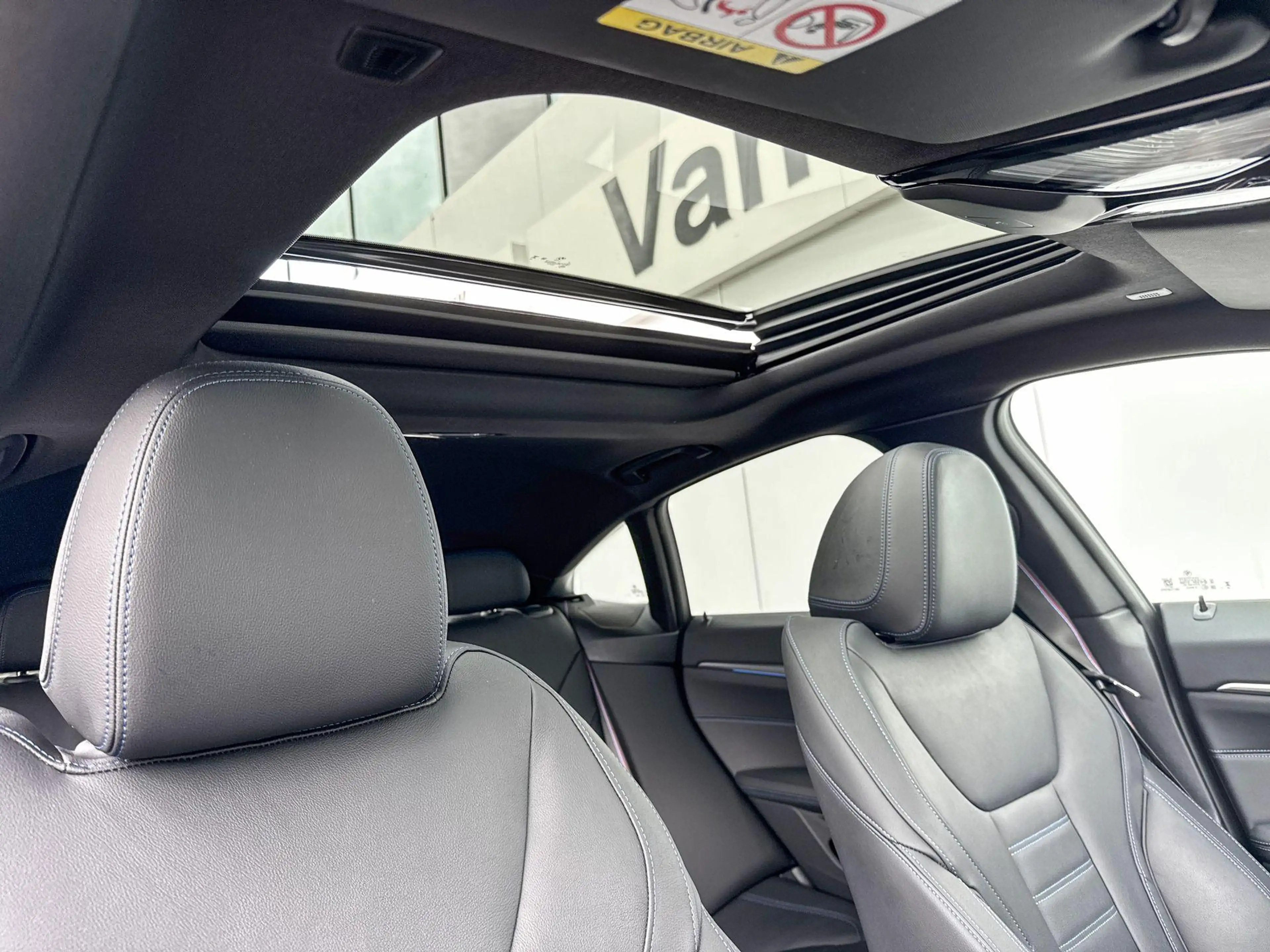 BMW i4 M60 |  Innovation Pack | Panoramadak | Active Crui — photo 7