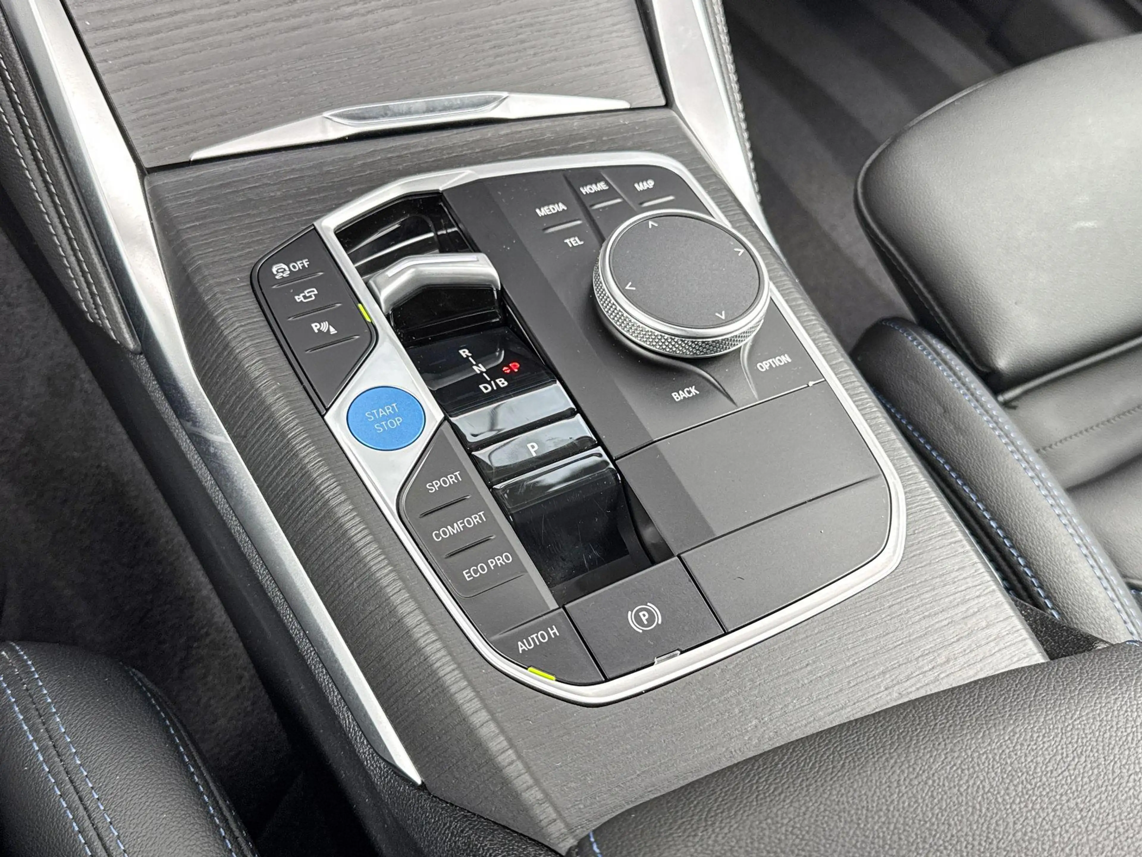 BMW i4 M60 |  Innovation Pack | Panoramadak | Active Crui — photo 19