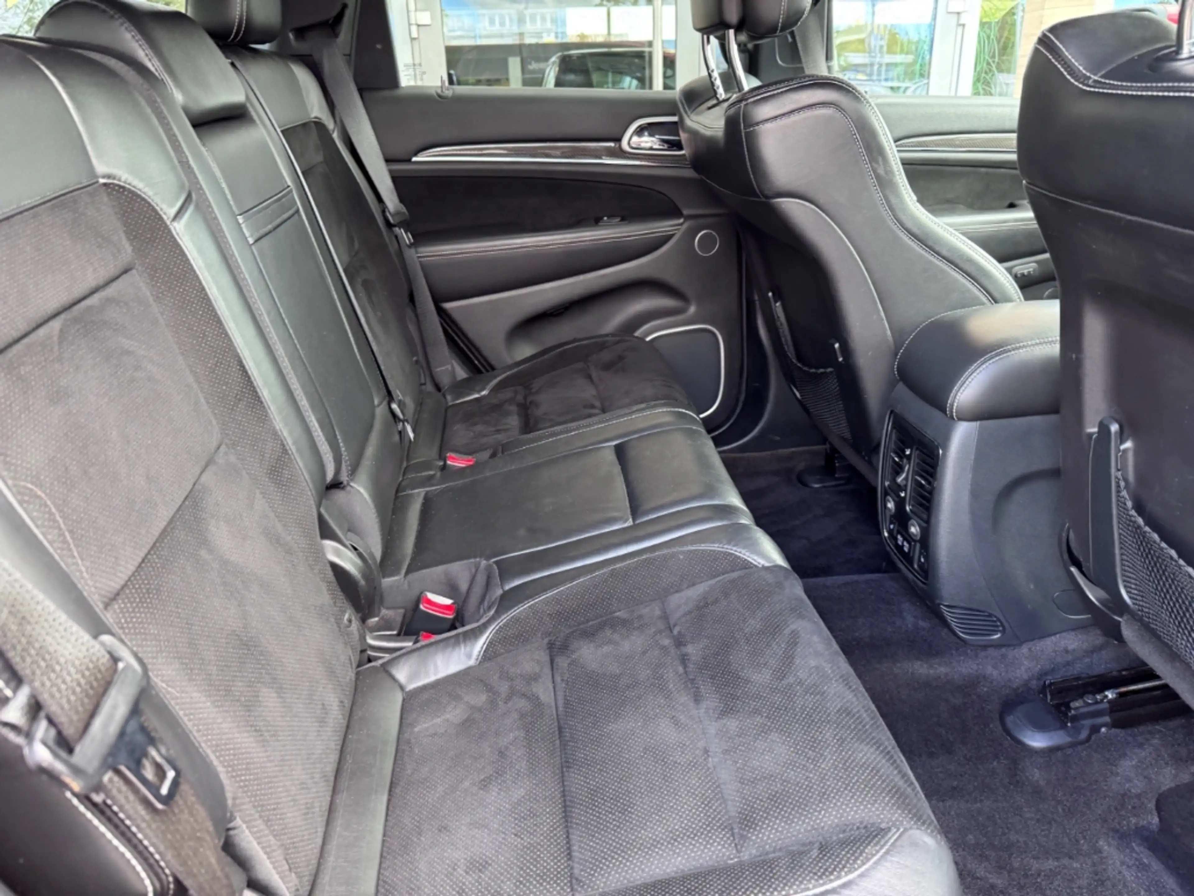 Jeep Grand Cherokee 6.4 V8 HEMI SRT 20 Zoll El. Panodach Navi Memory S — photo 12