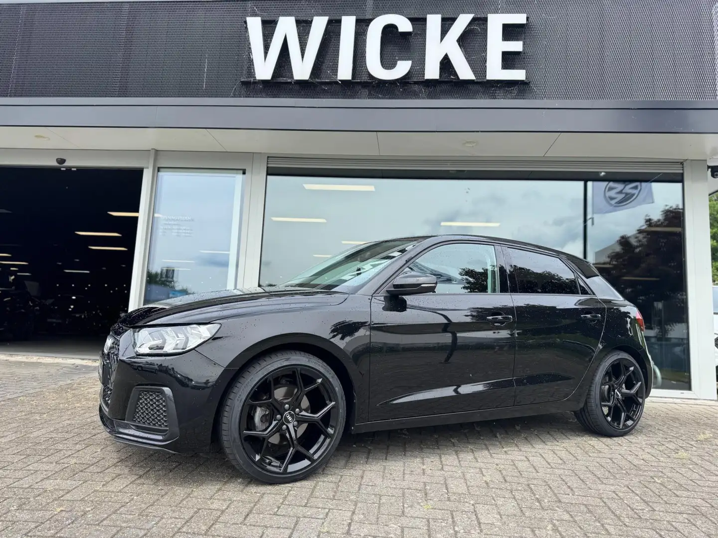 Audi A1 Sportback 35 TFSI 150 PK S Tronic Virtual Clima St Černá - 1