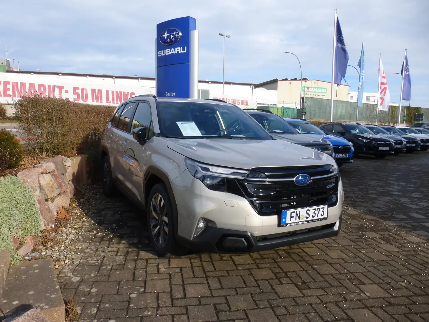 Subaru Forester 2.0ie e-BOXER Platinum Lineartr Beige - 2