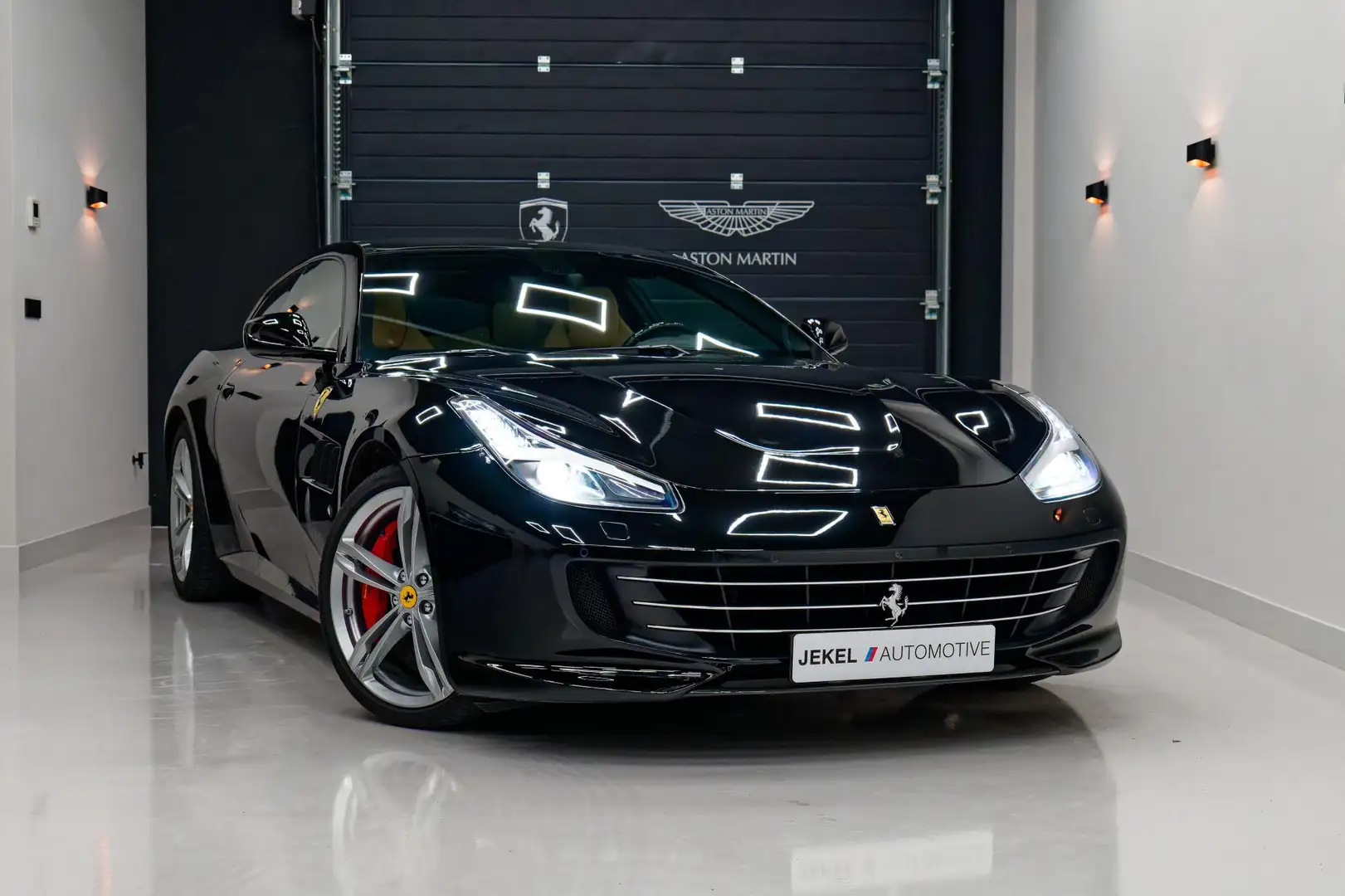 Ferrari GTC4 Lusso GTC4Lusso 6.3 V12 Full Option (Export Price € 190. Noir - 2