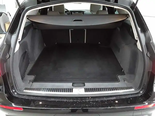 Mercedes-Benz E-Class view 15