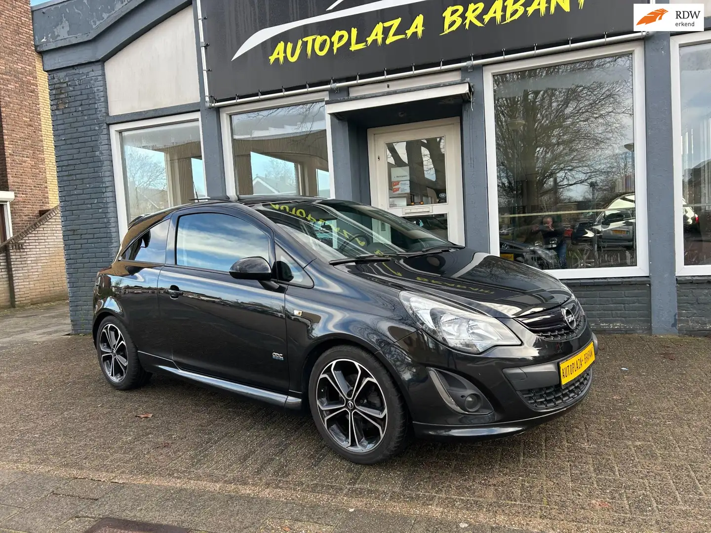 Opel Corsa 1.4-16V TURBO / OPC EDITIE / NAVI / 120 PK / PDC Schwarz - 1
