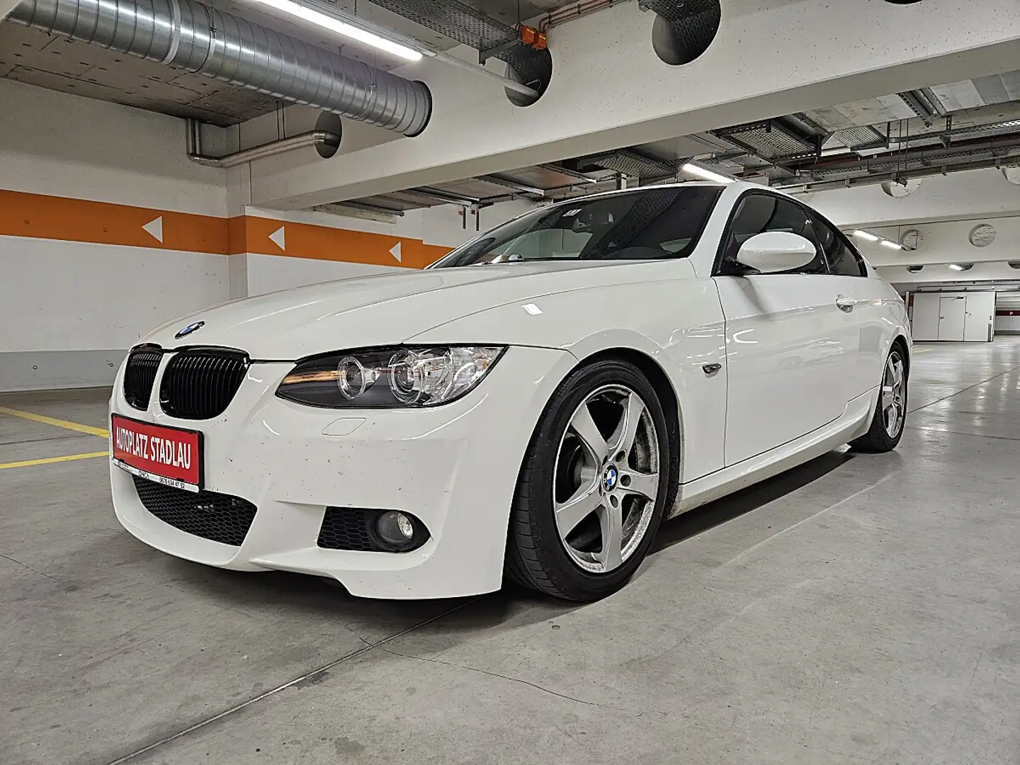 BMW 320 i Coupé Weiß - 1