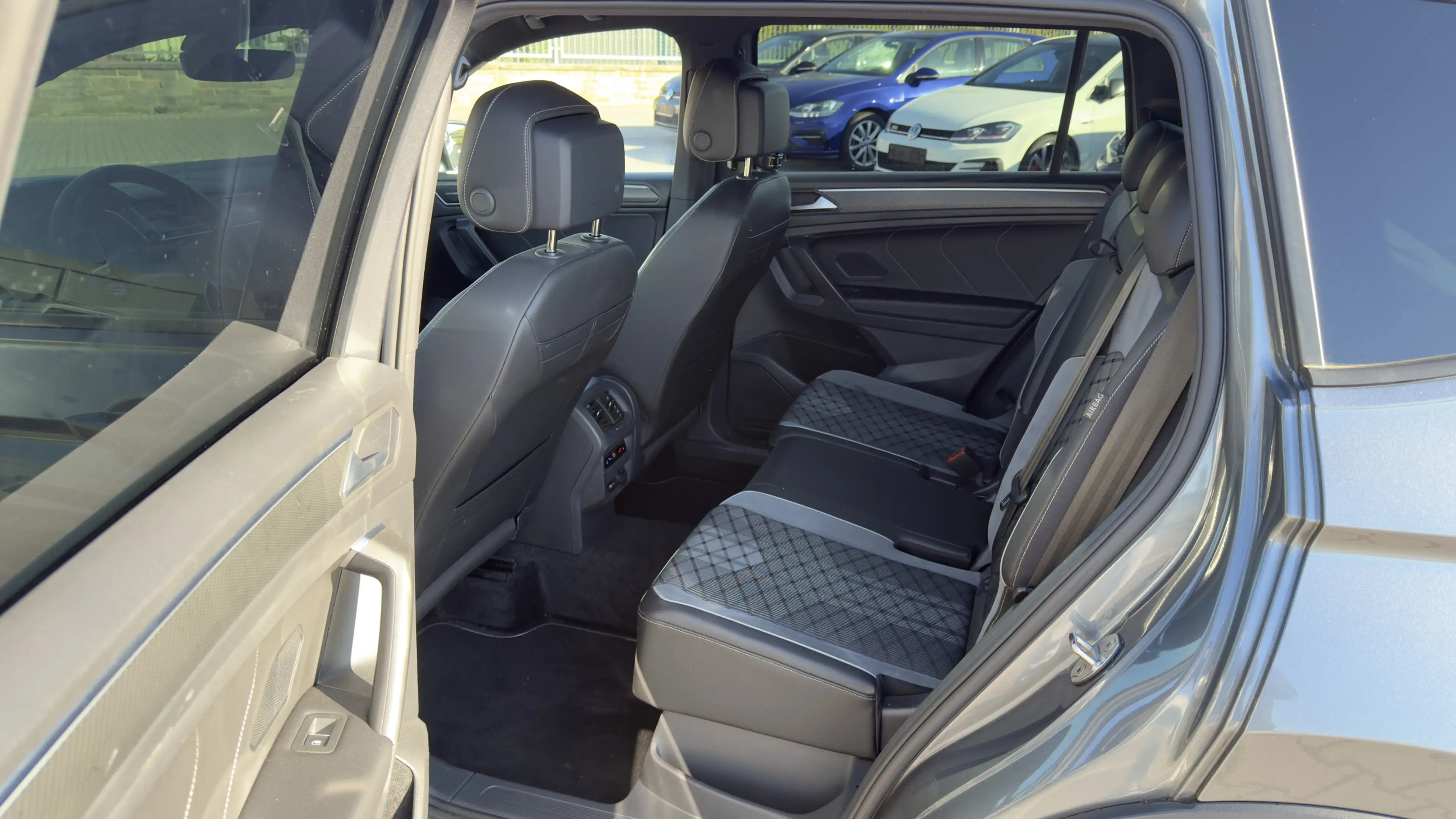 Volkswagen Tiguan Allspace 2.0TDI 2xR-Line 4Mo. HUD H&K 360 — photo 10