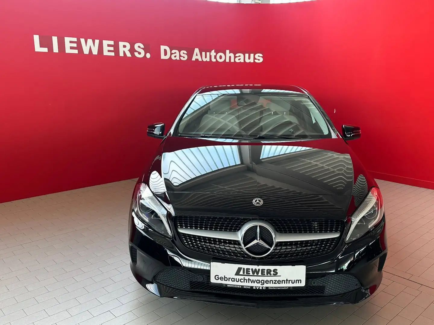 Mercedes-Benz A 180 180 Aut. Schwarz - 2
