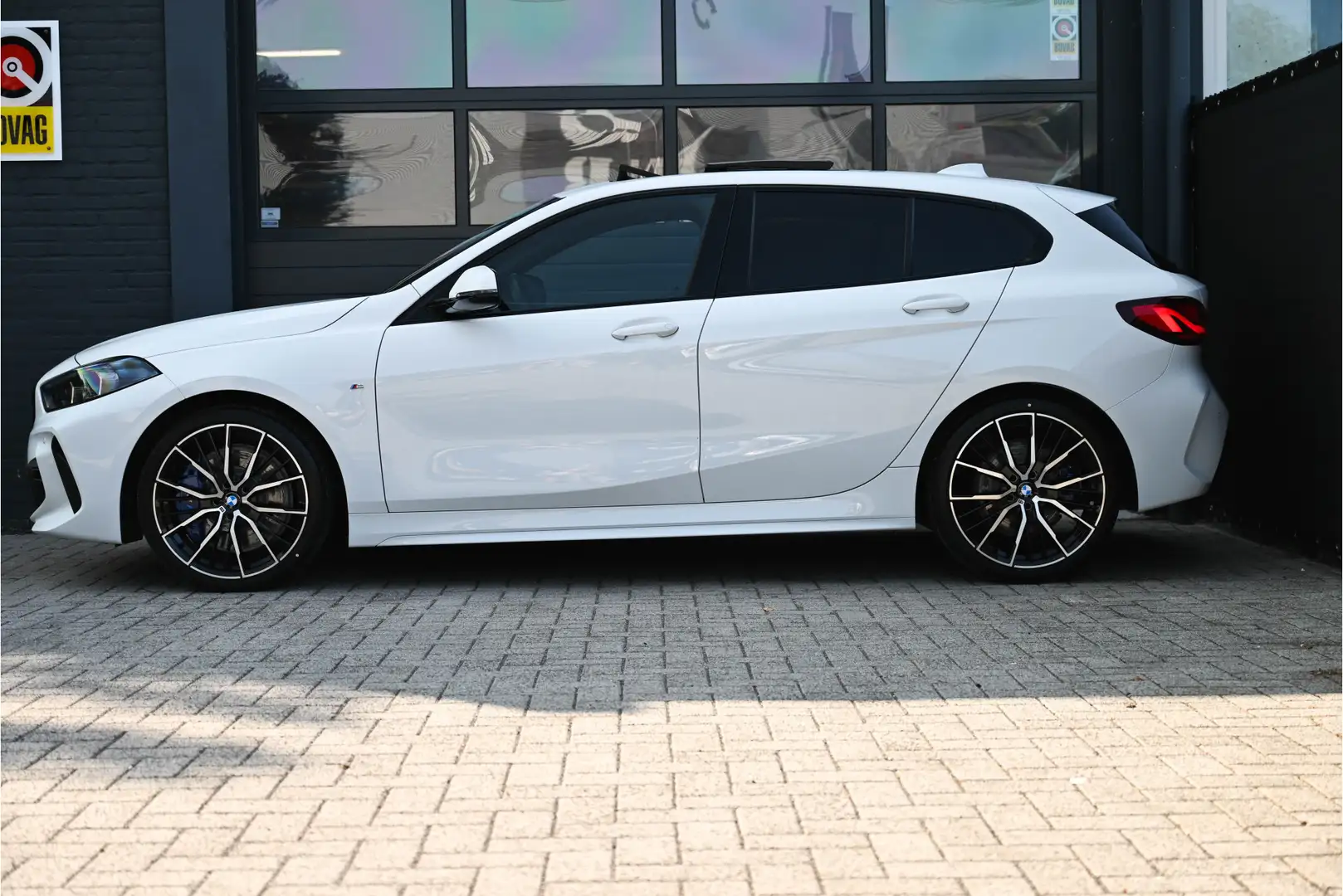 BMW 120 1-serie 120i High Executive Edition M Pano Wit - 2