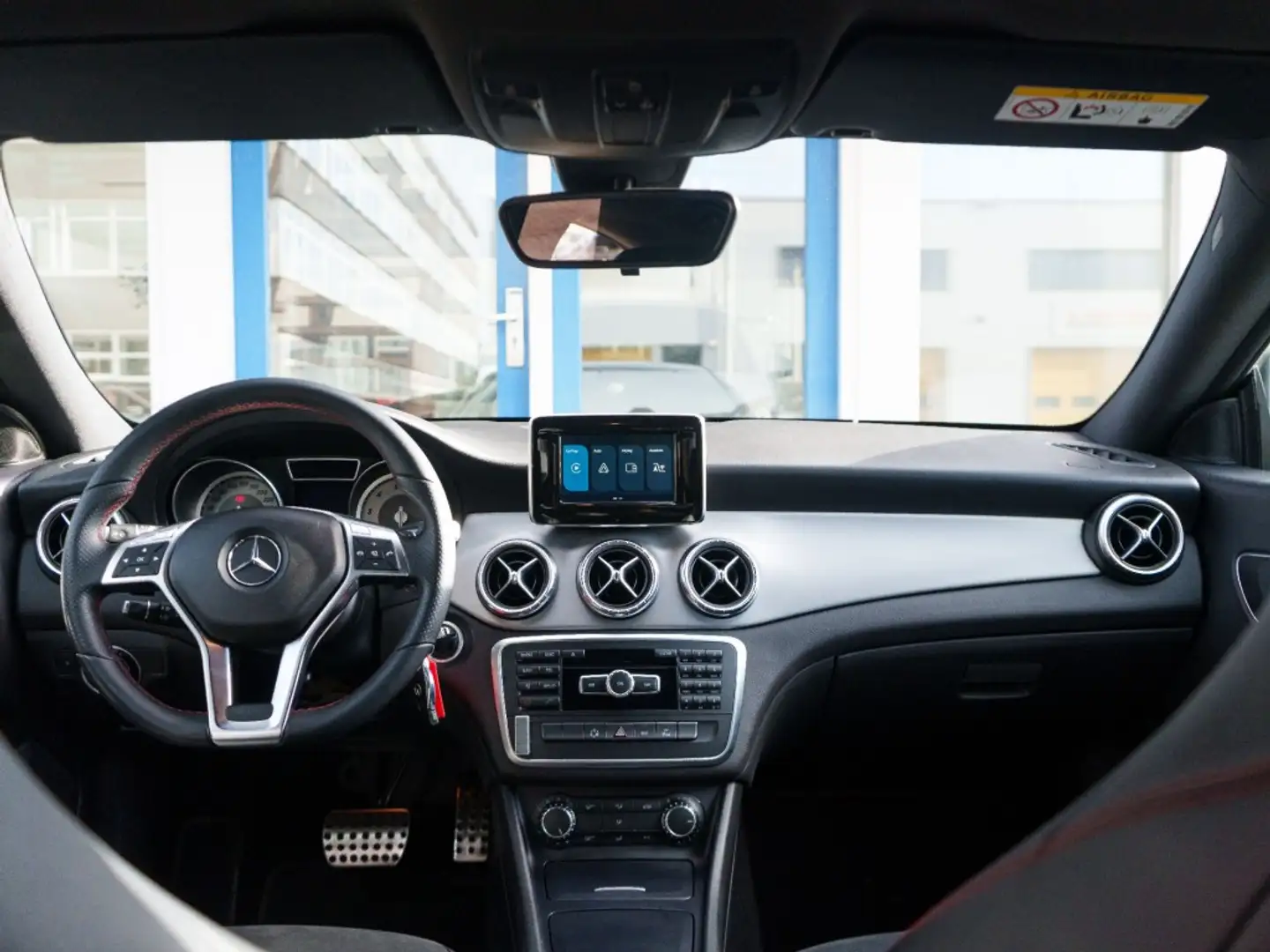 Mercedes-Benz CLA 180 CLA 180 Ambition I AMG pakket I BTW I Navigatie I Gris - 2