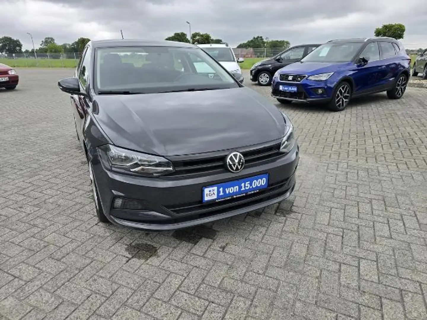 Volkswagen Polo 1.0 Trendline MPI BMT Klima Navi LED DAB+ SHZ Grau - 2