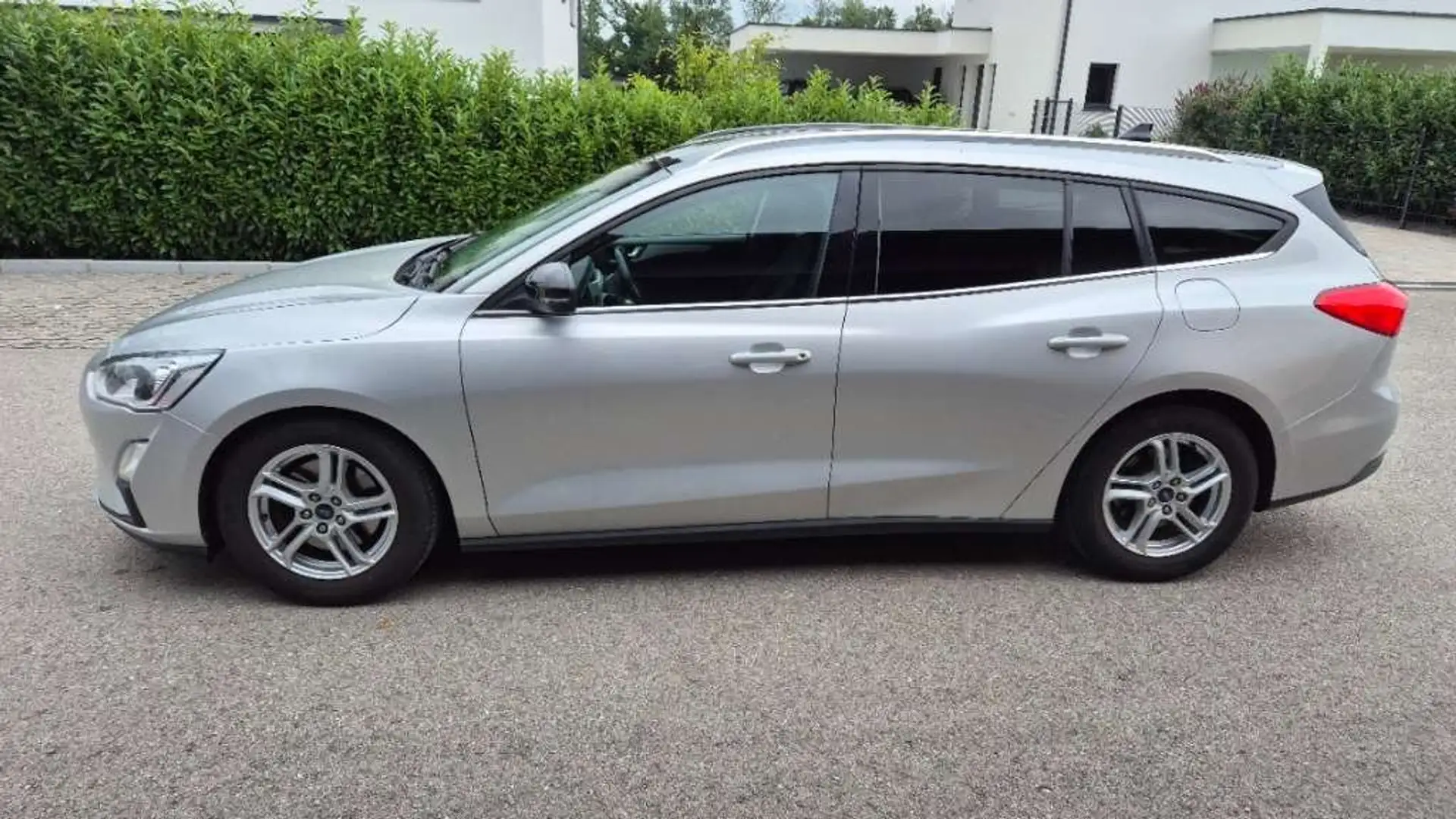 Ford Focus Cool Silber - 2