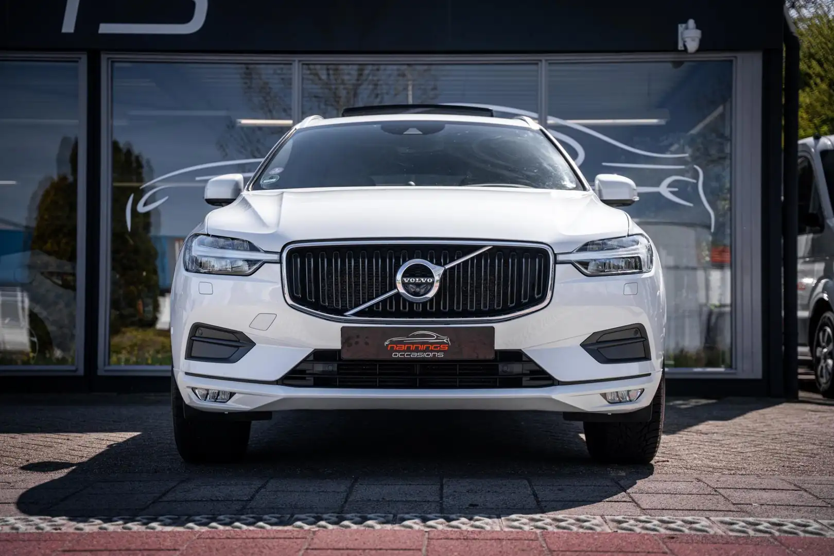 Volvo XC60 2.0 T5 AWD Momentum|B&W audio|Luchtvering|Trekhaak Blanc - 2