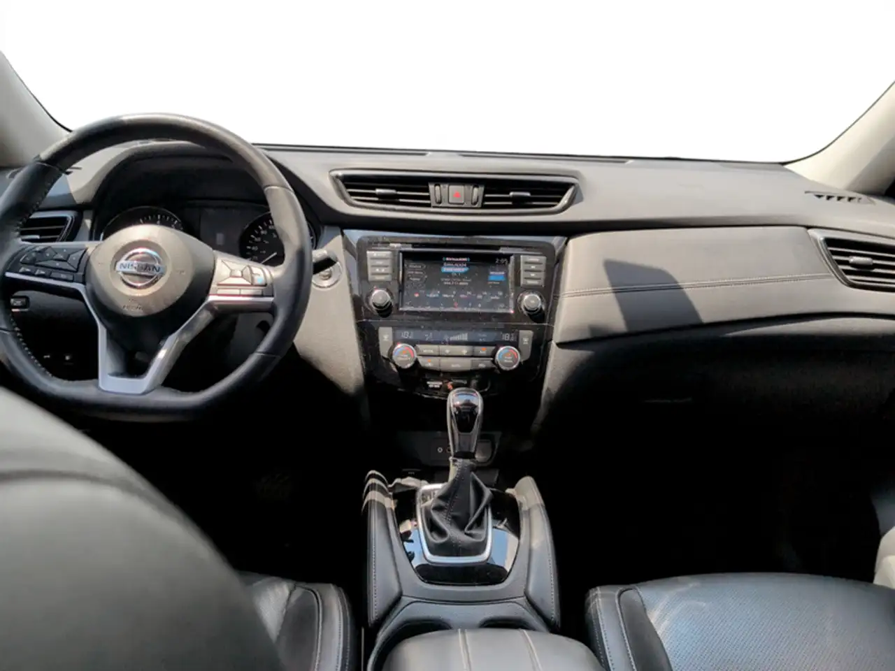 Nissan Rogue снимка Nissan Rogue