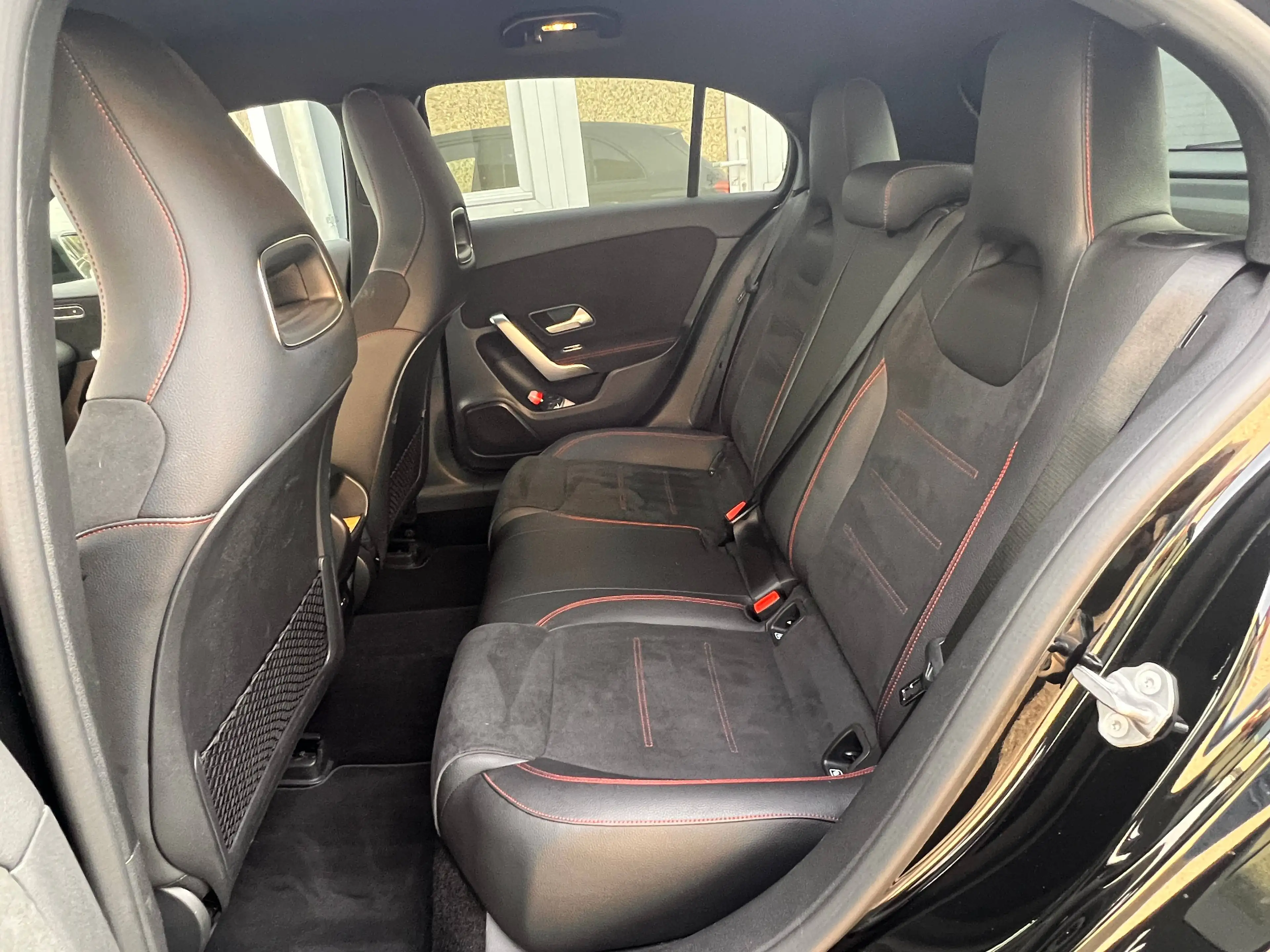 Mercedes-Benz A 180 A 180 Business Solution (EU6AP) — photo 12