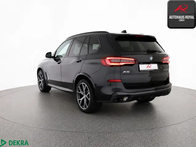 BMW X5 view 3