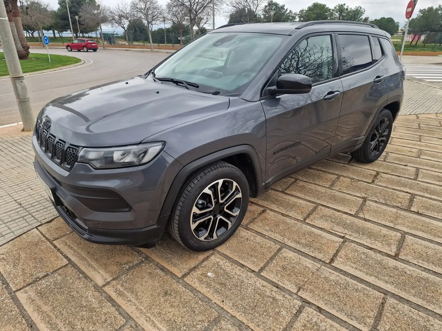 Jeep Compass 1.3 Gse T4 Night Eagle 4x2 130 Gris - 1