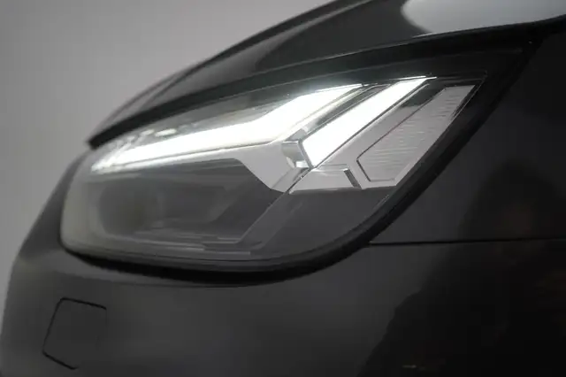 Audi Q5 view 15