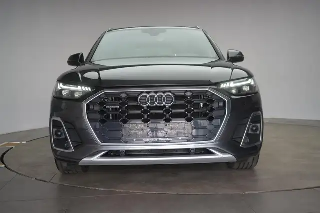 Audi Q5 view 2