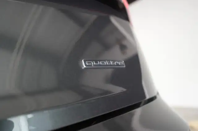 Audi Q5 view 14