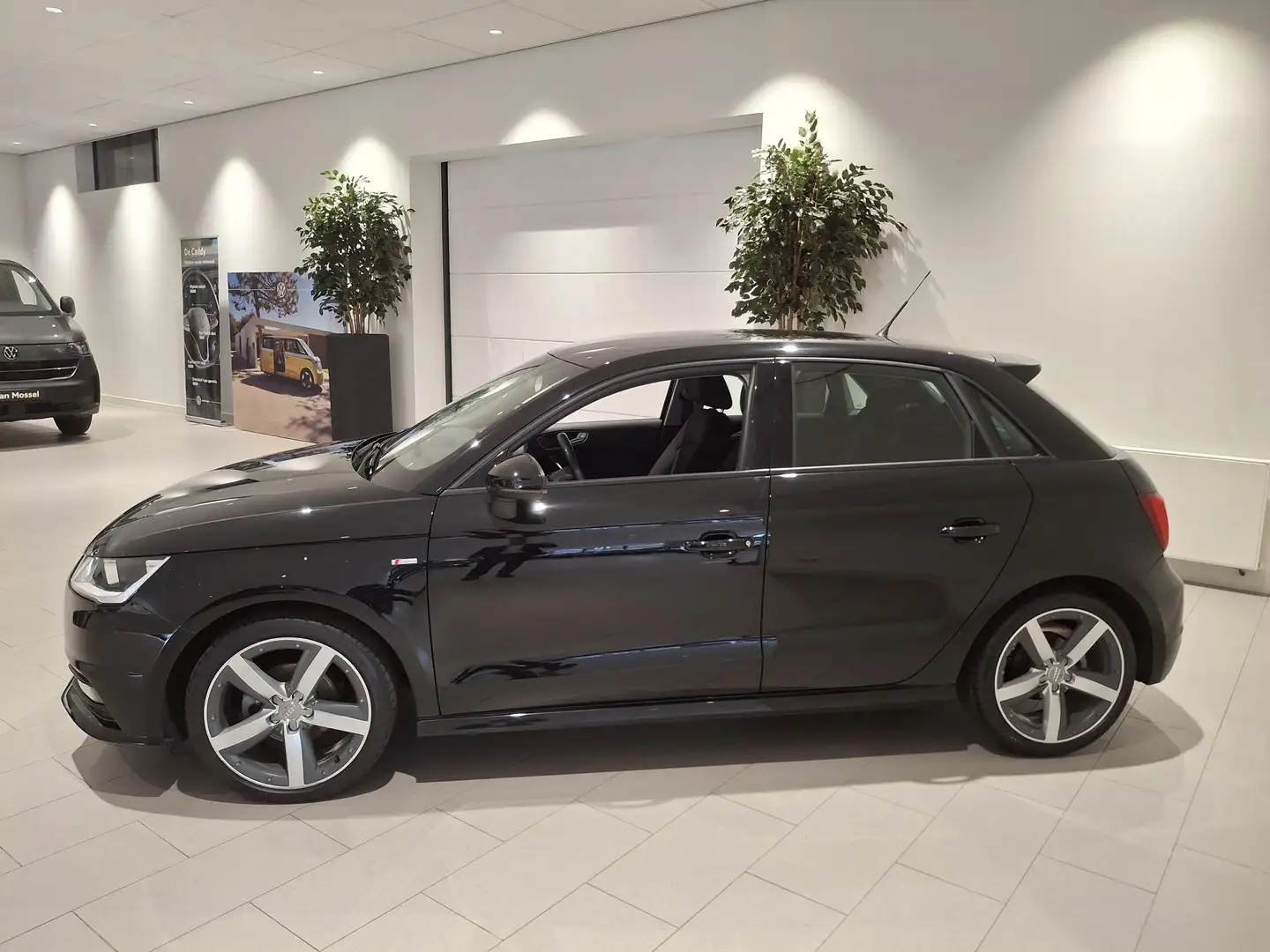 Audi A1 Sportback 1.0 TFSI Advance Sport Nero - 2