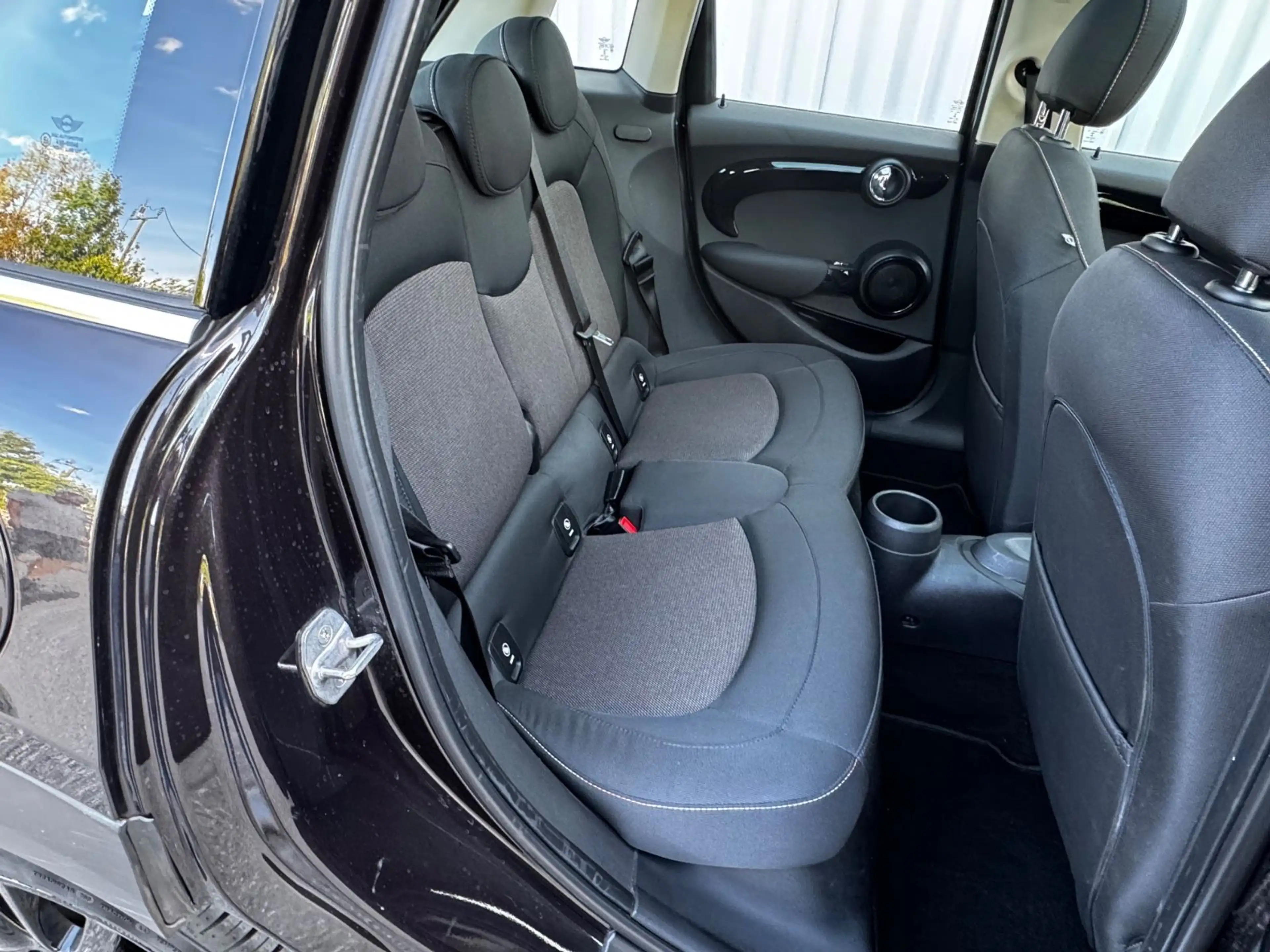 MINI One D 5 Türer Lim. Pano Navi Klima Euro 6 — photo 22