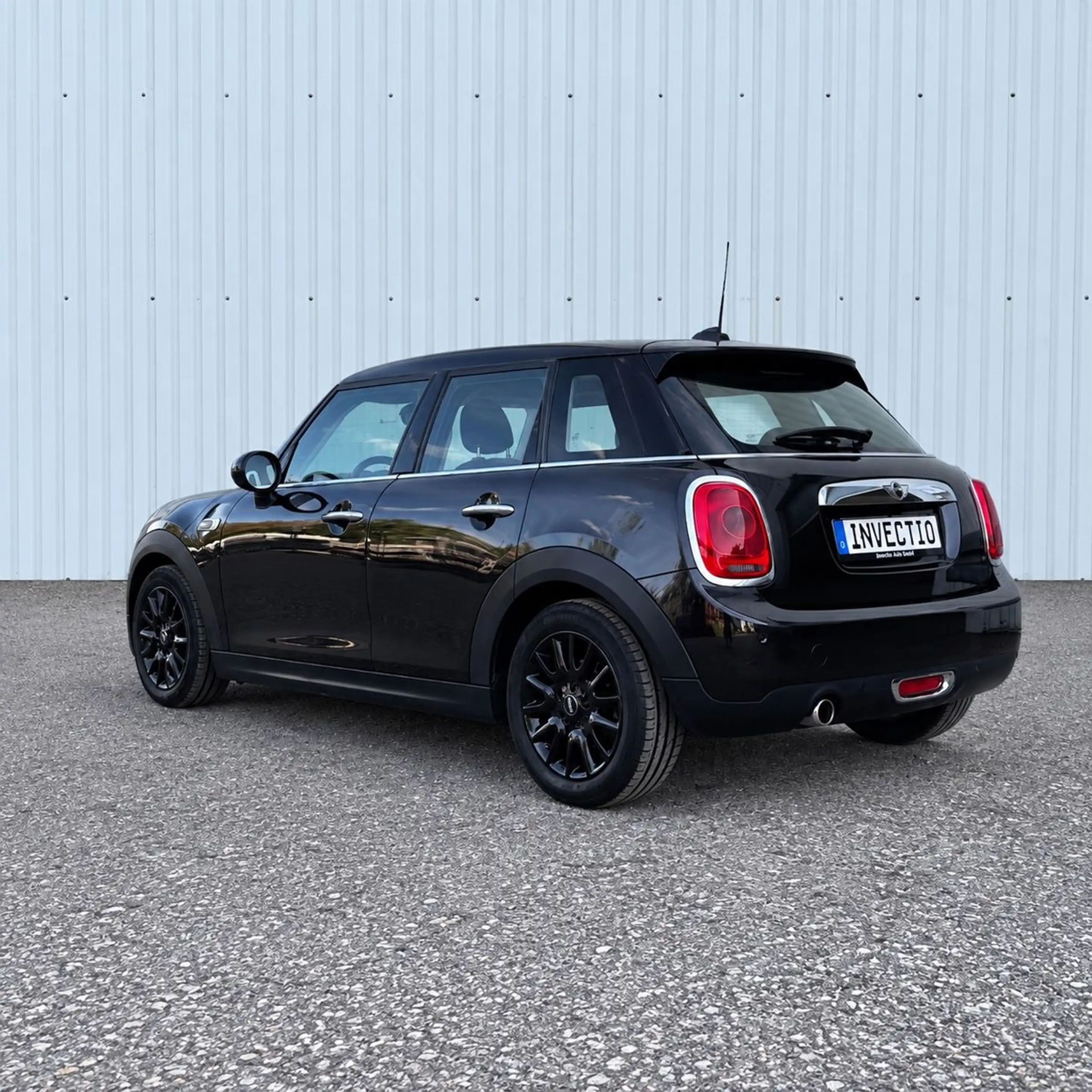 MINI One D 5 Türer Lim. Pano Navi Klima Euro 6 — photo 4