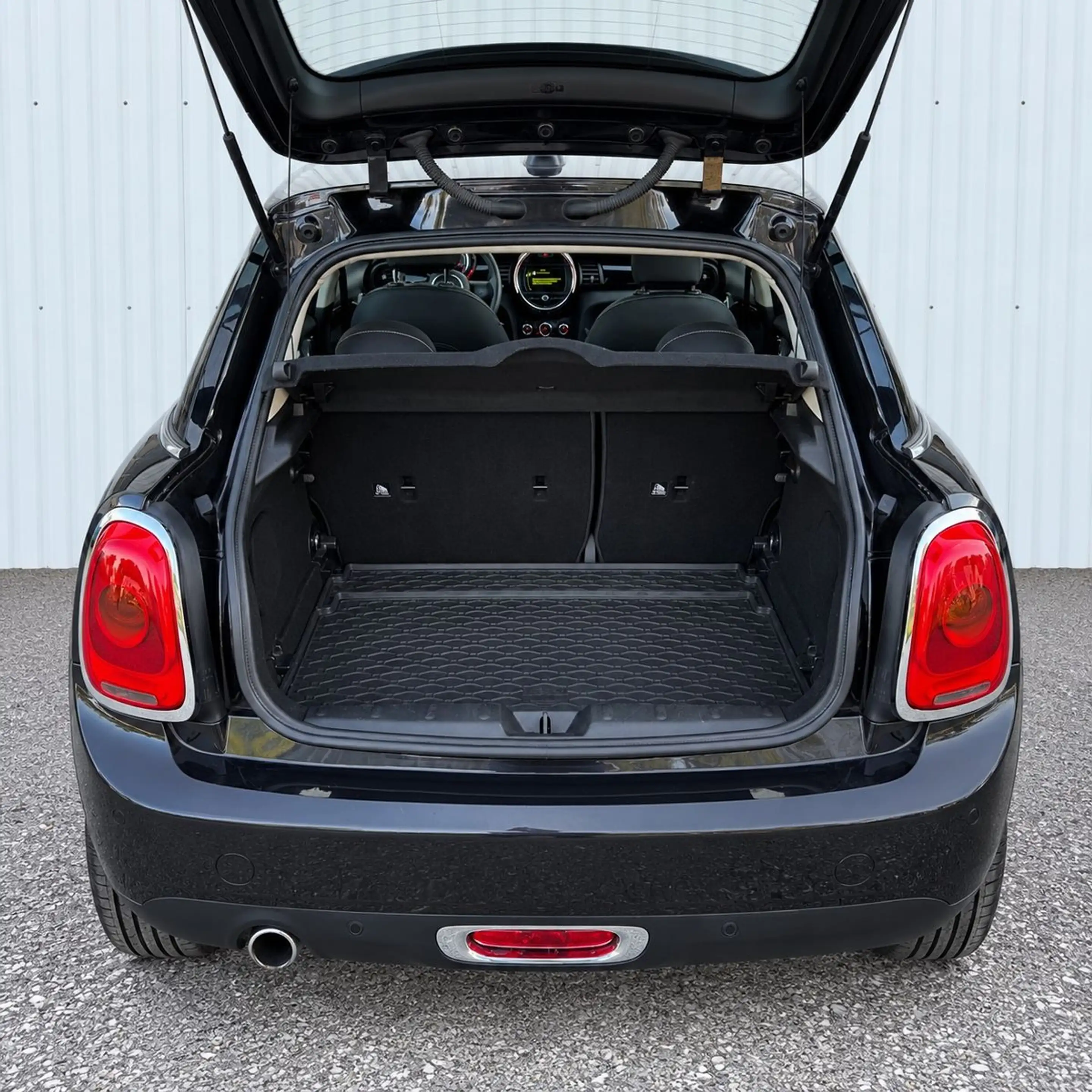 MINI One D 5 Türer Lim. Pano Navi Klima Euro 6 — photo 24