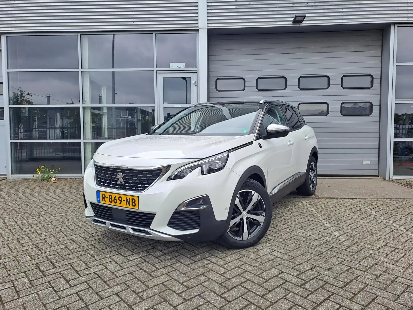 Peugeot 3008 1.2 PureTech Crossway Wit - 1