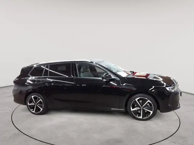 Opel Astra view 3