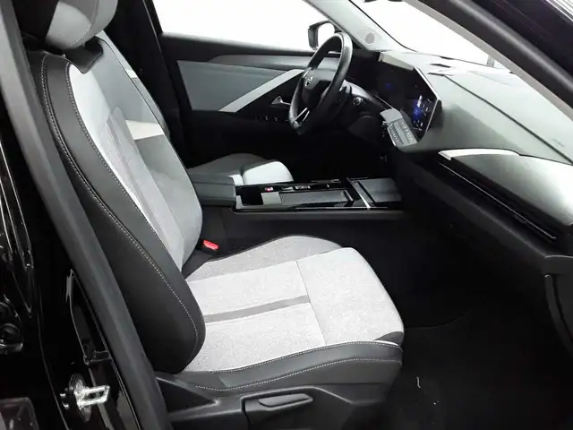 Opel Astra view 8